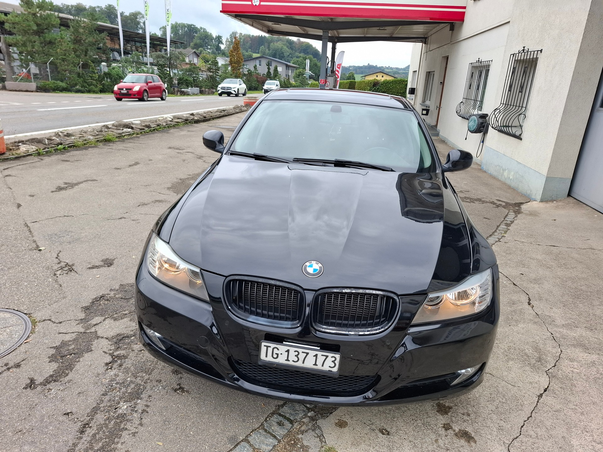 BMW 318d-image-2