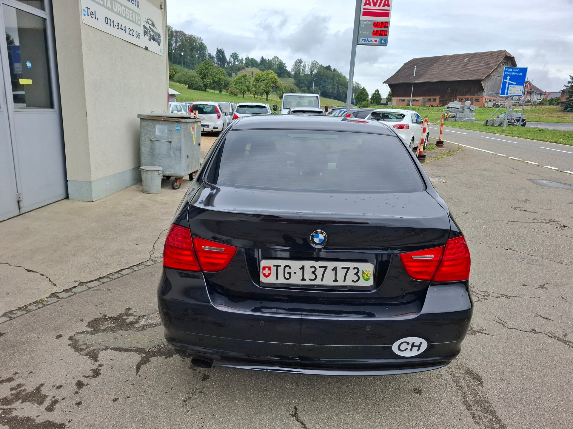 BMW 318d-image-5