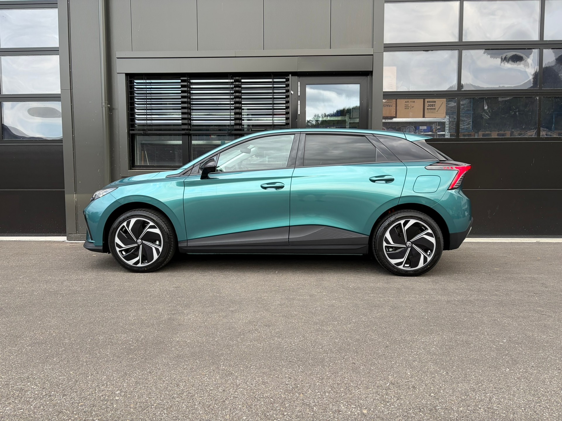MG 4 EV 64kWh Premium