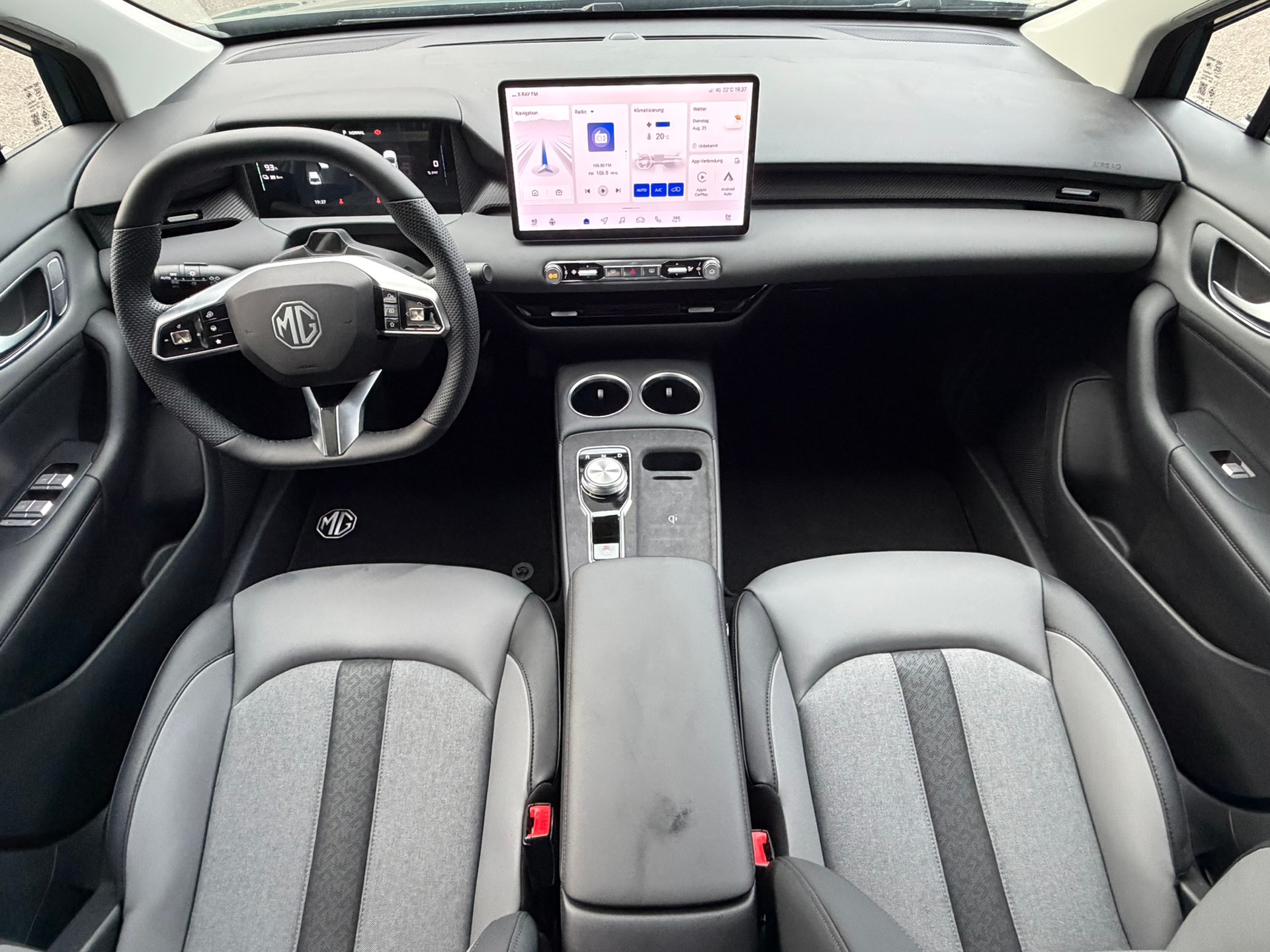 MG 4 EV 64kWh Premium-image-12