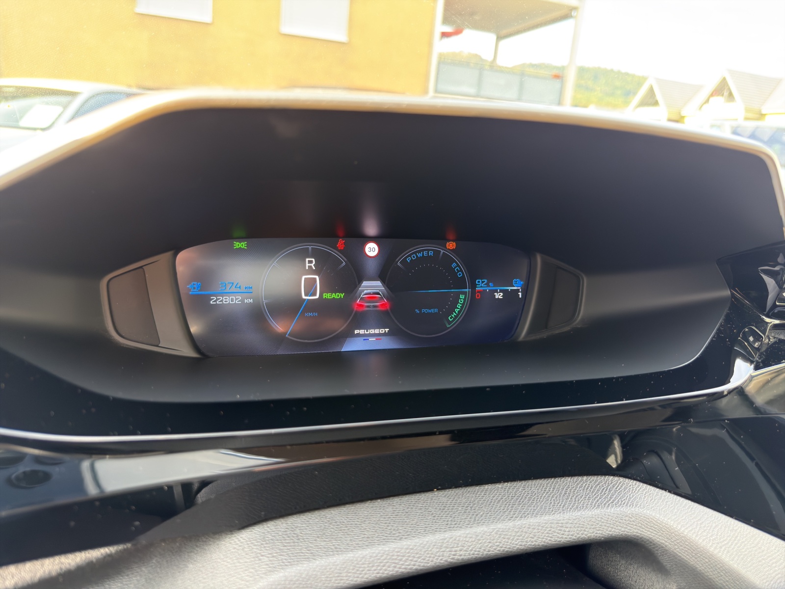 PEUGEOT 308 SW e-Allure-image-10