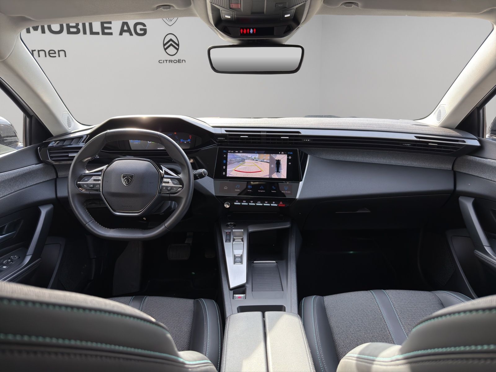 PEUGEOT 308 SW e-Allure-image-6