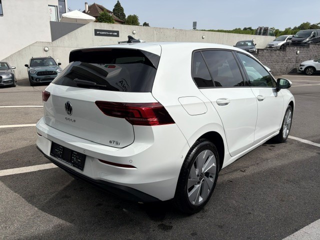 VW Golf VIII 1.5 eTSI Life DSG-showroom-element-3