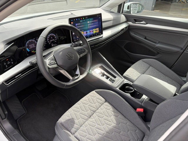 VW Golf VIII 1.5 eTSI Life DSG-image-8
