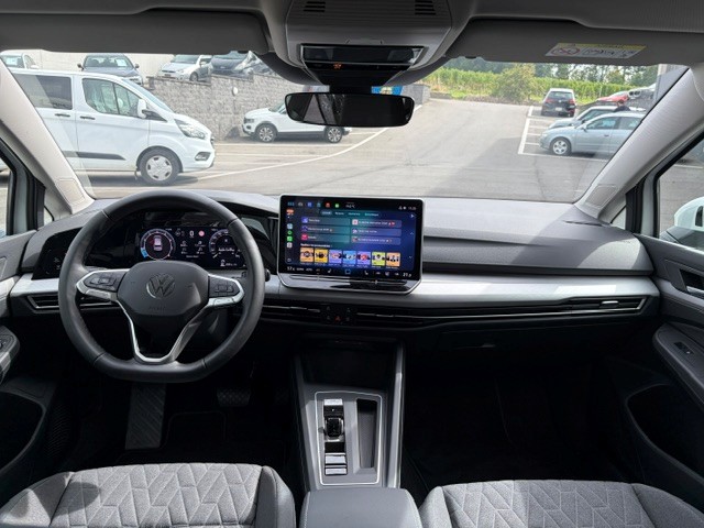 VW Golf VIII 1.5 eTSI Life DSG-image-12