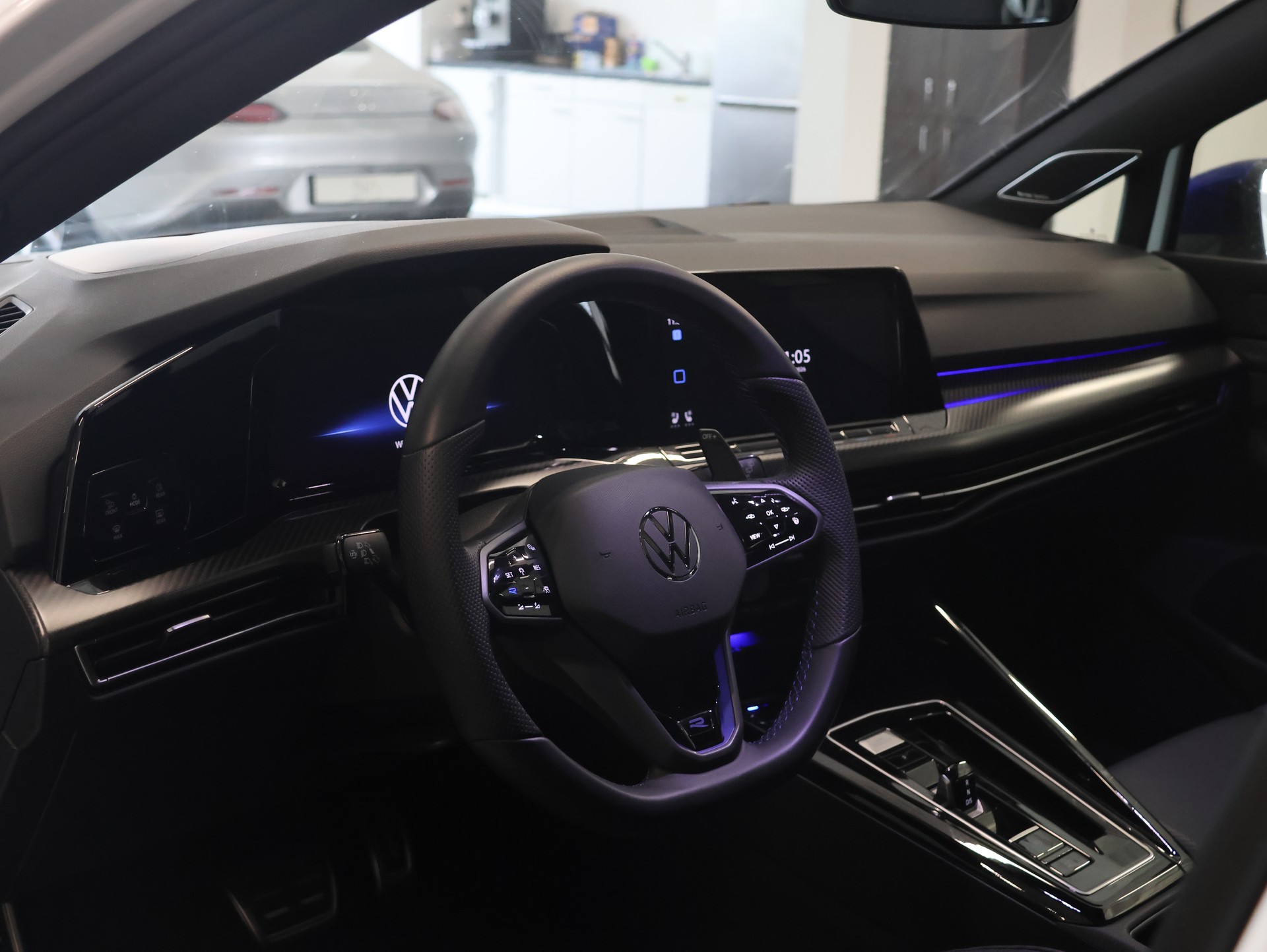VW Golf 2.0 TSI R DSG 4Motion R 20 Years *Panoramadach* *Harman/Kardon*-image-16