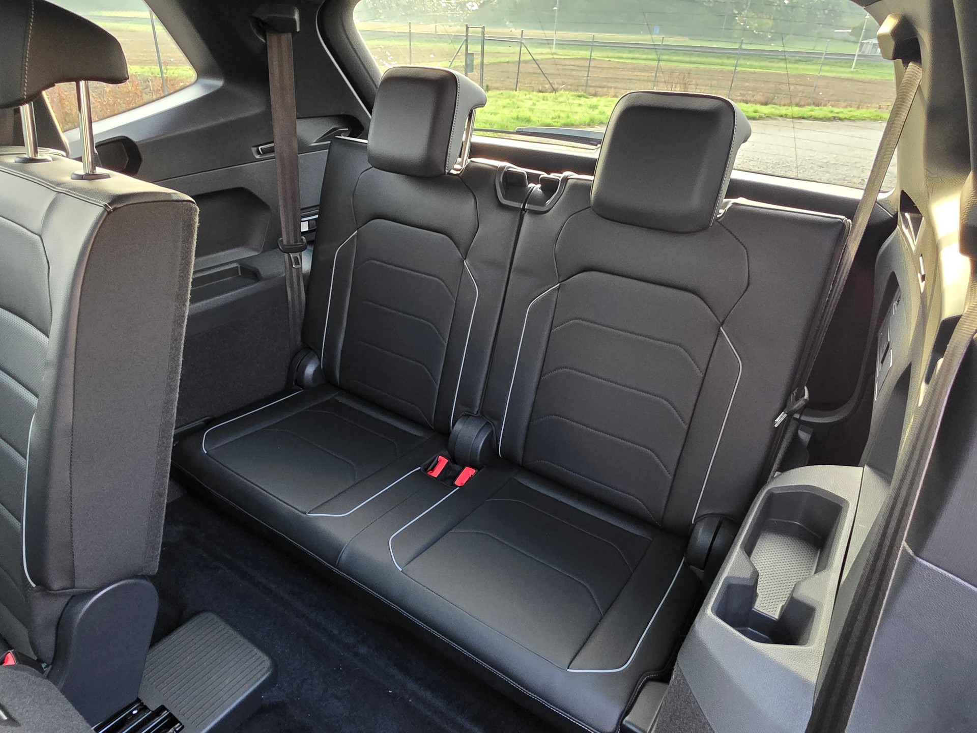 VW Tiguan Allspace 2.0TSI R-Line 4Motion DSG-image-11
