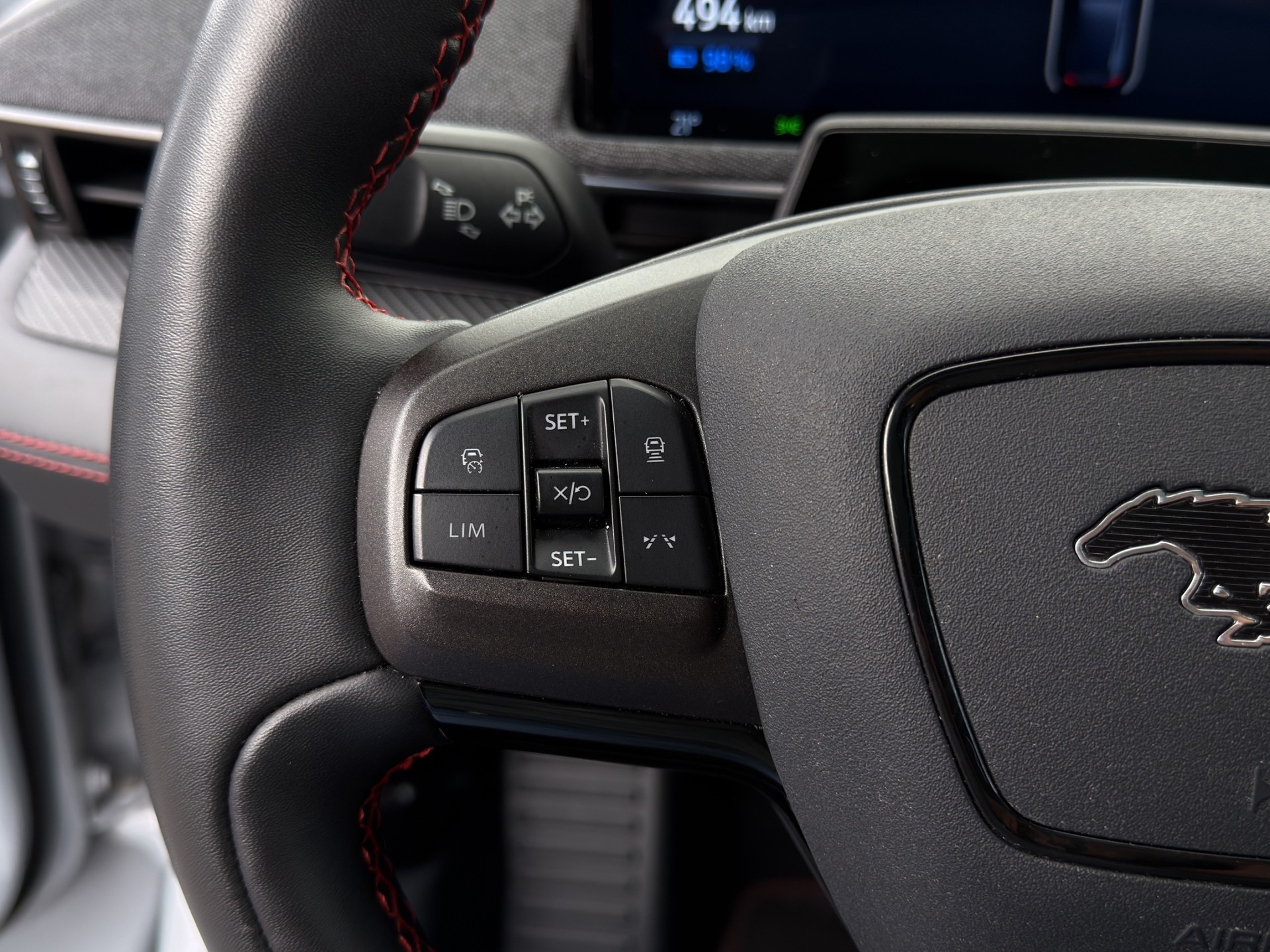 FORD Mustang MACH-E AWD 91 kWh EXTENDED-image-12
