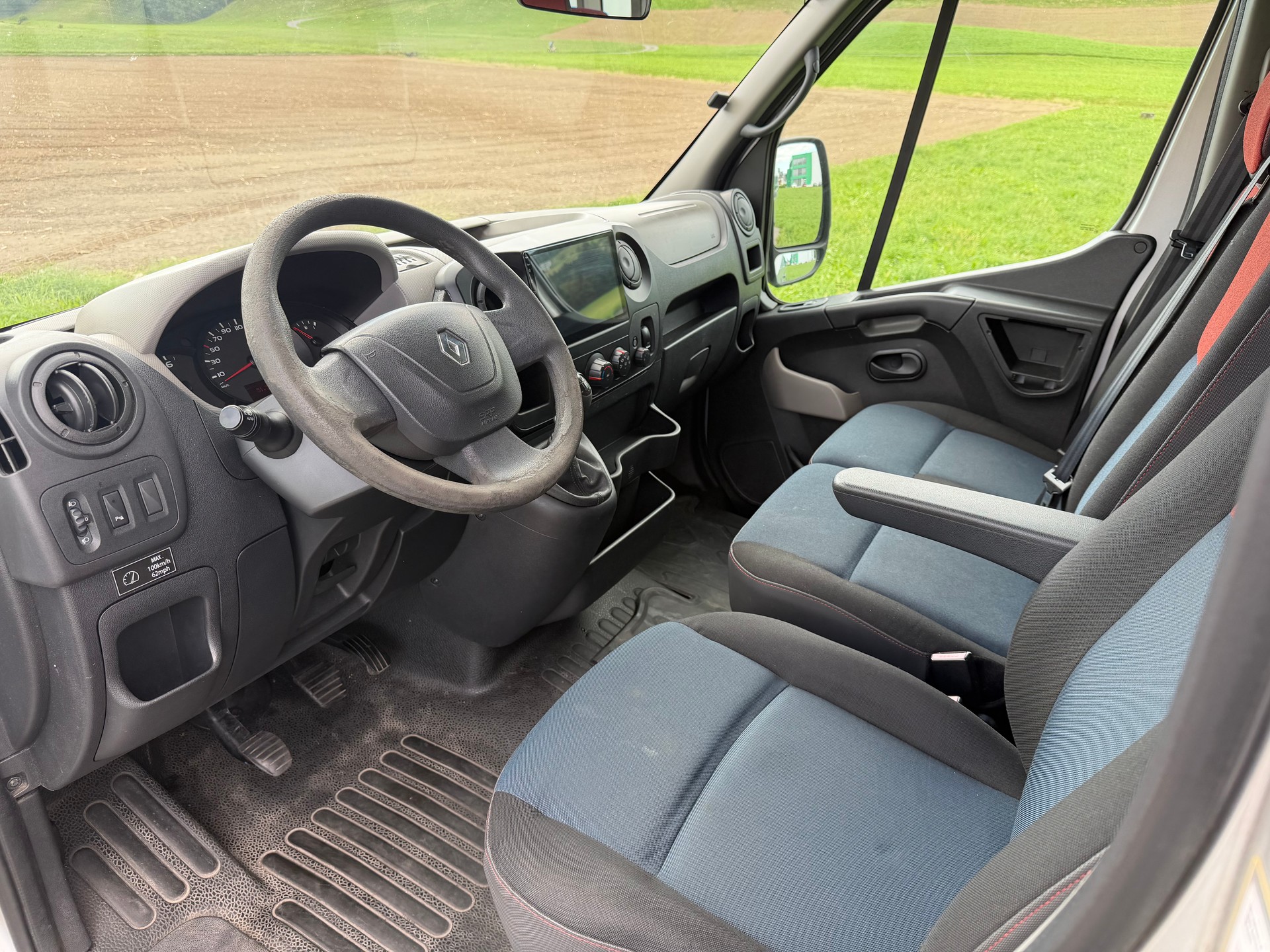 RENAULT Master T39 2.3dCi Minibus 17 L3H2-image-12