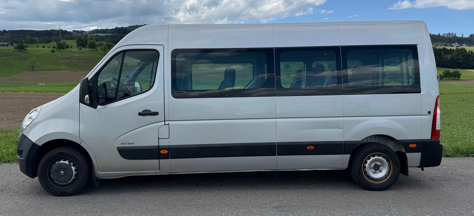 RENAULT Master T39 2.3dCi Minibus 17 L3H2-image-2