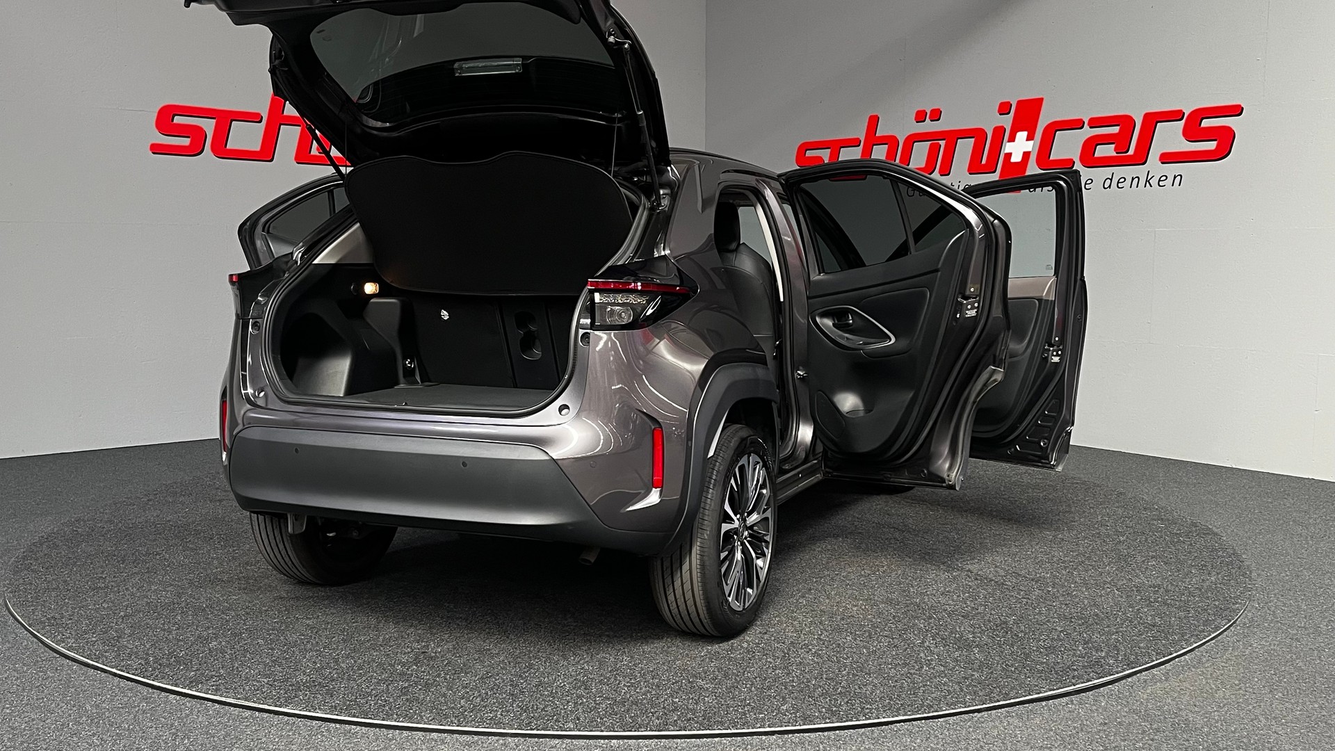 TOYOTA Yaris Cross 1.5 Elegant e-CVT AWDi-image-5