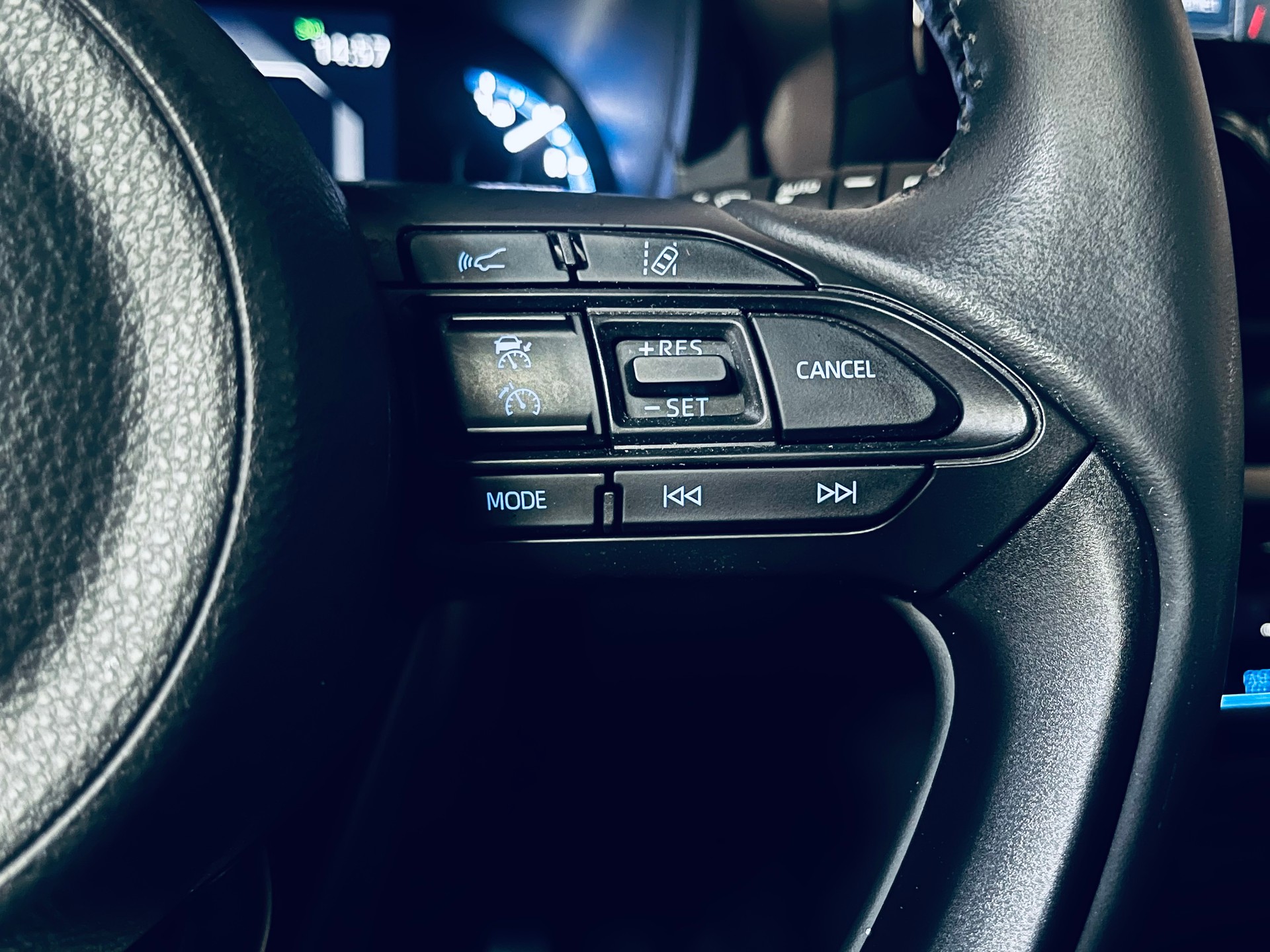 TOYOTA Yaris Cross 1.5 Elegant e-CVT AWDi-image-24