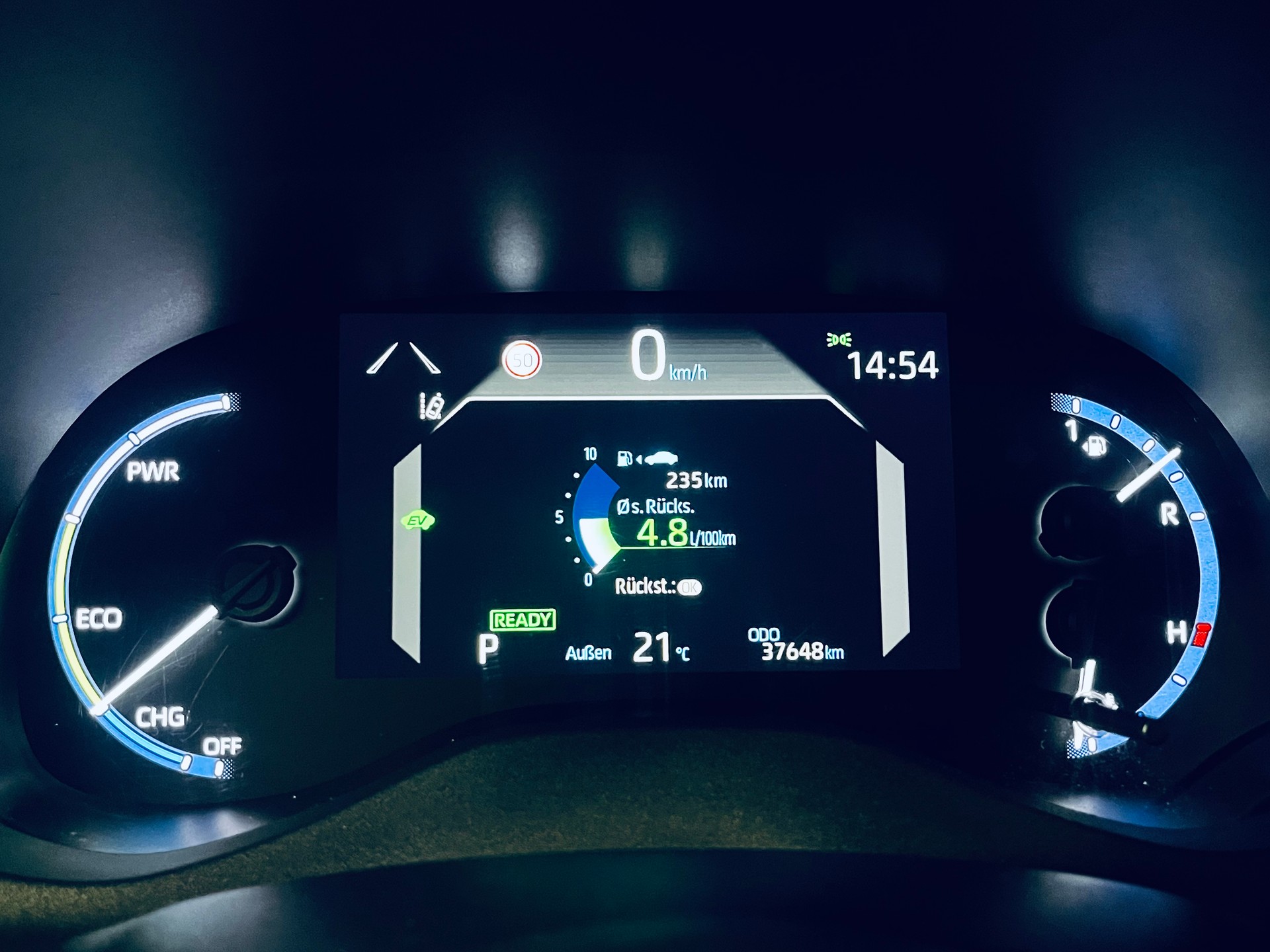 TOYOTA Yaris Cross 1.5 Elegant e-CVT AWDi-image-16