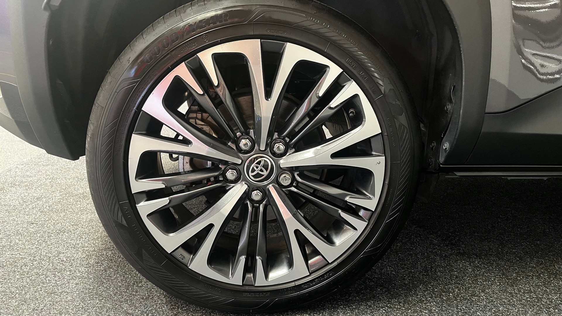 TOYOTA Yaris Cross 1.5 Elegant e-CVT AWDi-image-9