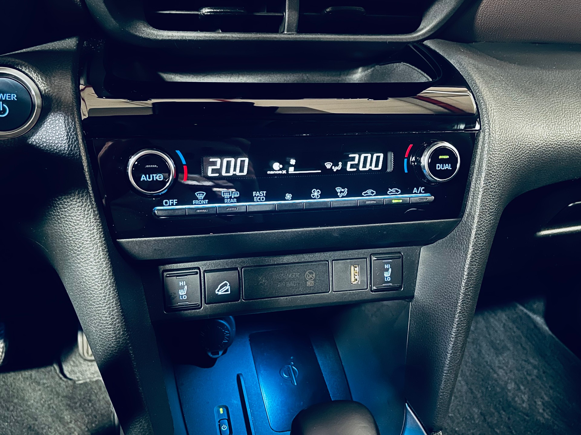TOYOTA Yaris Cross 1.5 Elegant e-CVT AWDi-image-21