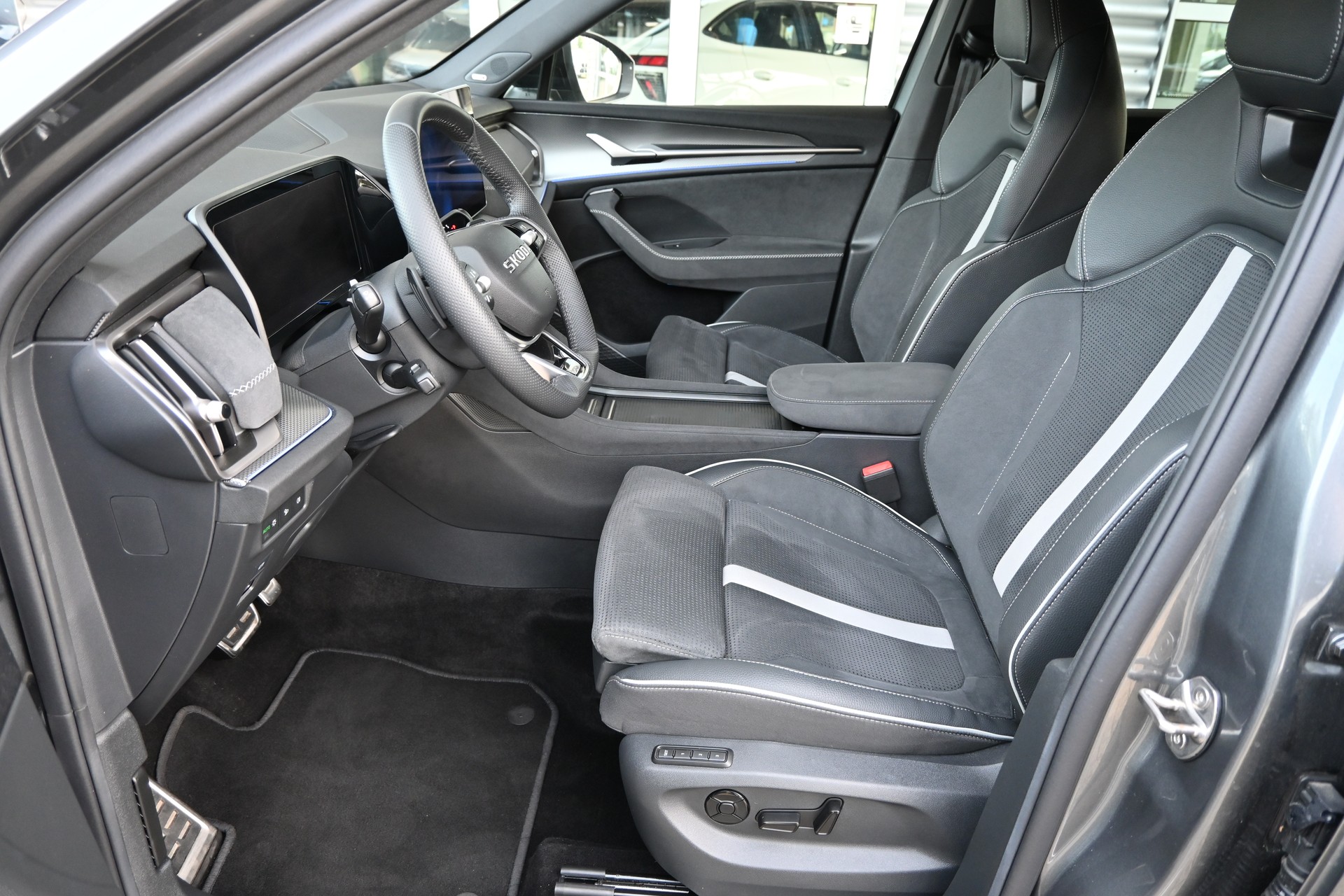 SKODA Kodiaq 2.0 TDI Sportline DSG Automat 7-Plätzer-image-11