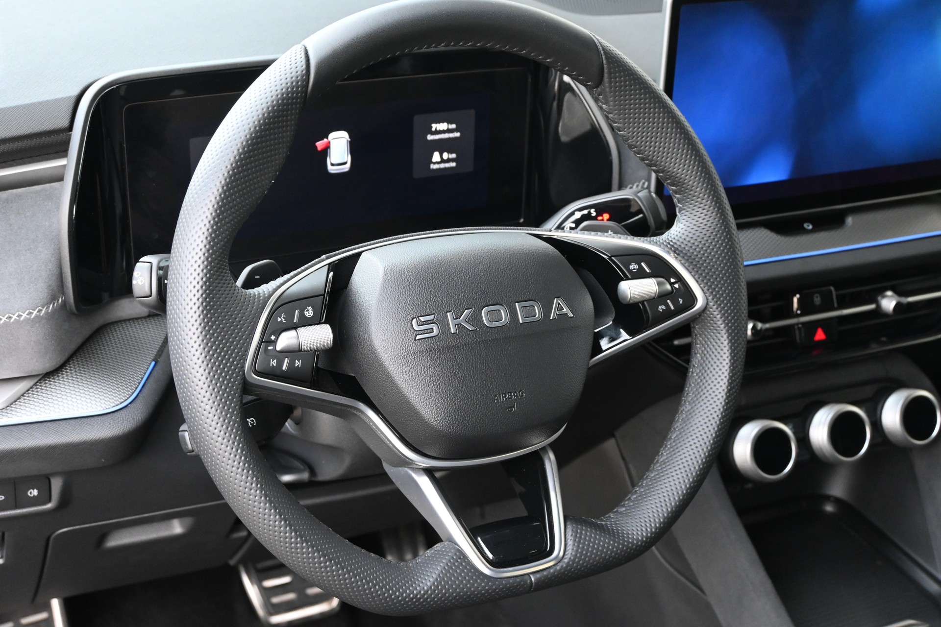 SKODA Kodiaq 2.0 TDI Sportline DSG Automat 7-Plätzer-image-9