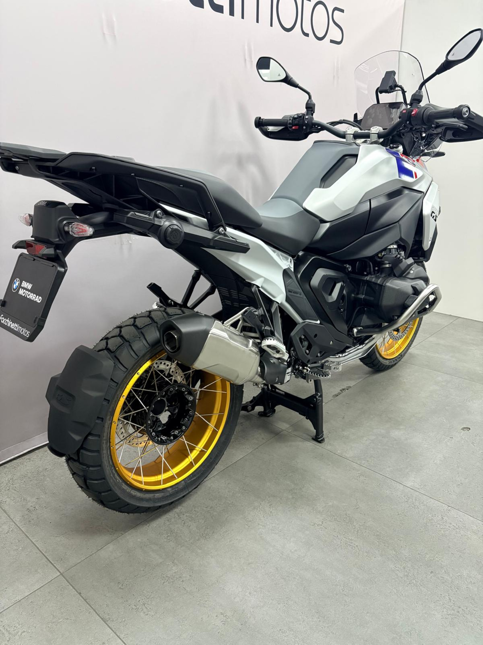 BMW R 1300 GS ASA INCLUS : BOXER BONUS 1500 - + FACCHINETTI DAYS 600-showroom-element-2