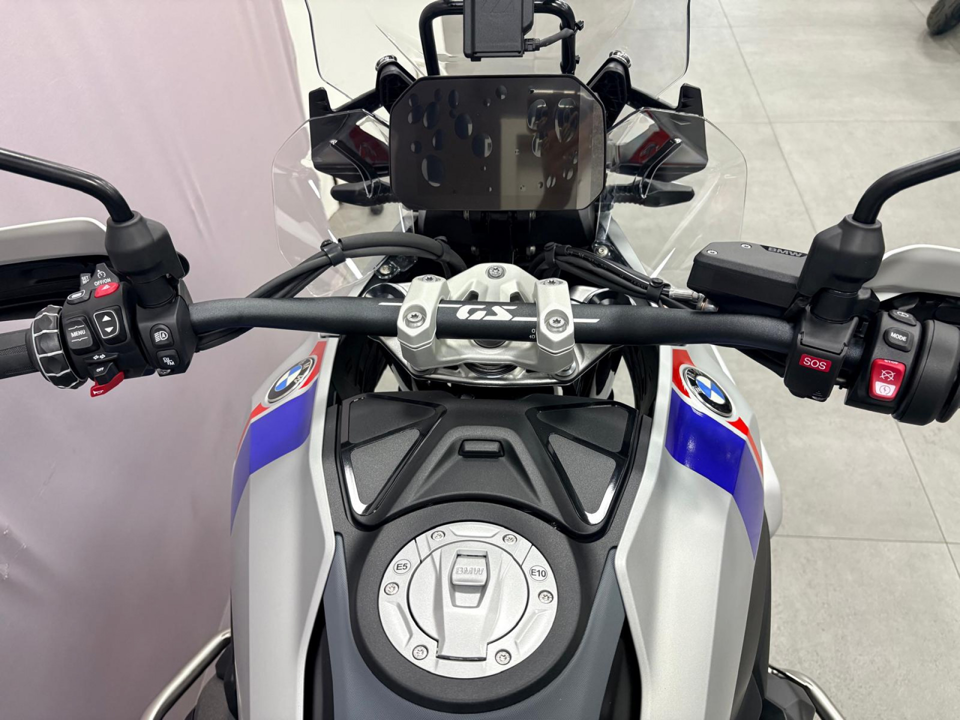 BMW R 1300 GS ASA INCLUS : BOXER BONUS 1500 - + FACCHINETTI DAYS 600-showroom-element-1