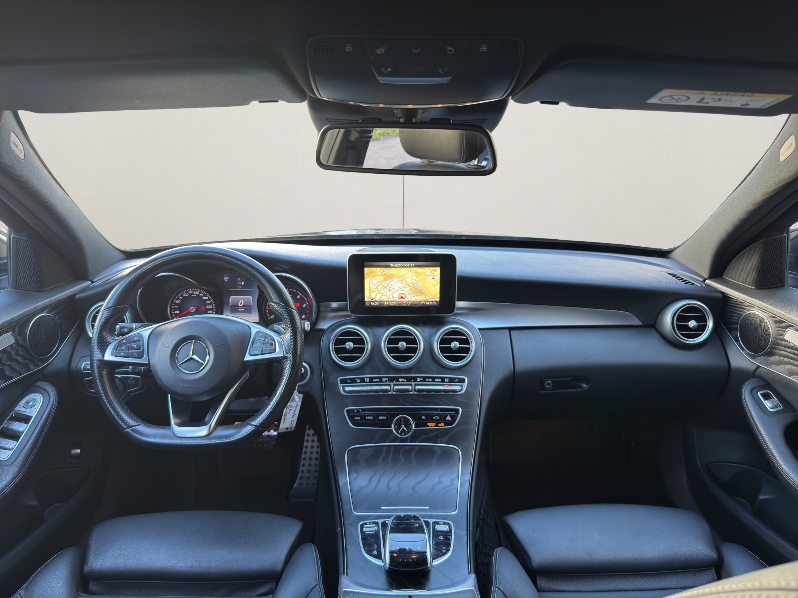MERCEDES-BENZ C 250 d AMG Line 4Matic 9G-Tronic-image-9