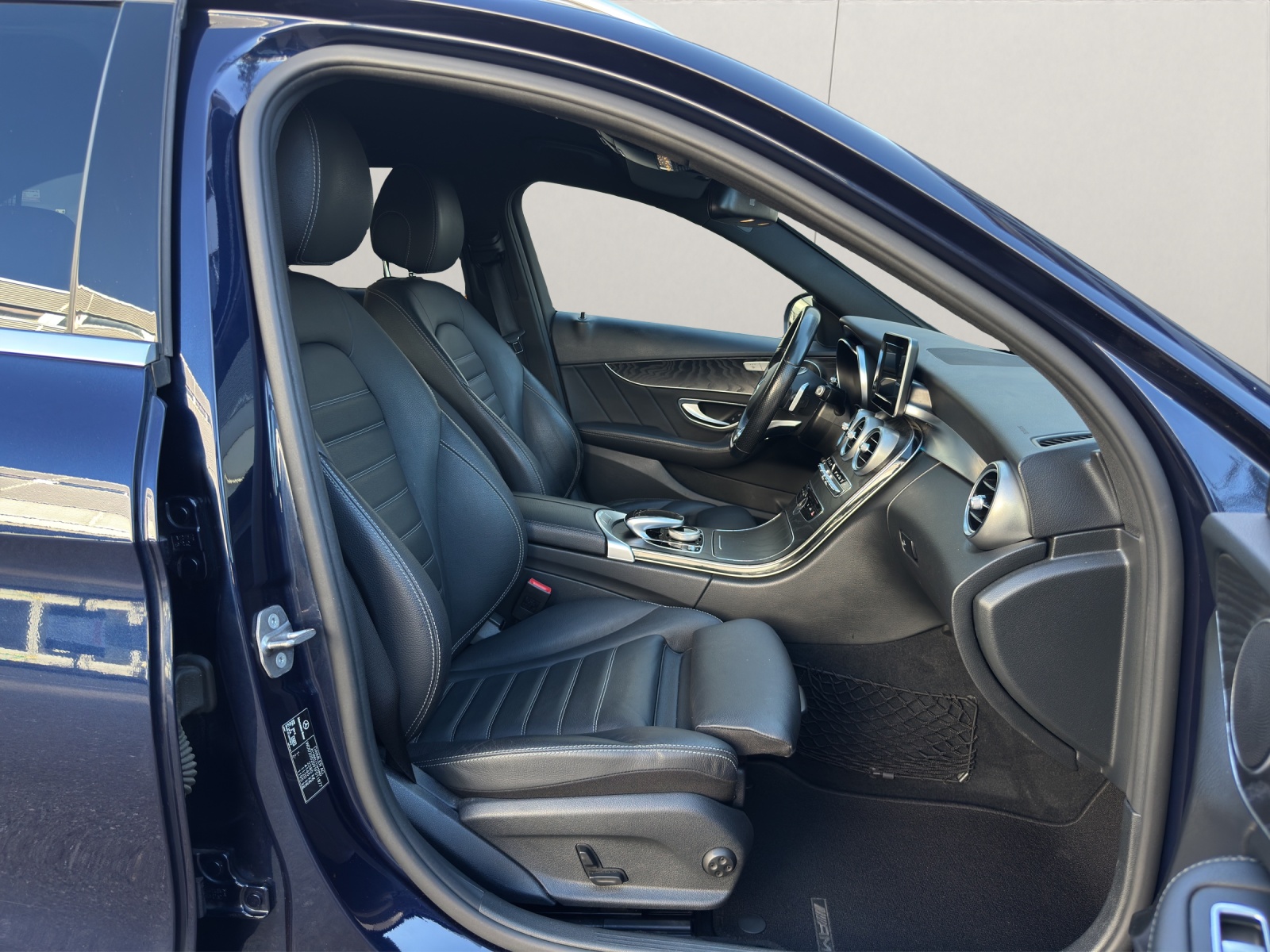 MERCEDES-BENZ C 250 d AMG Line 4Matic 9G-Tronic-image-11