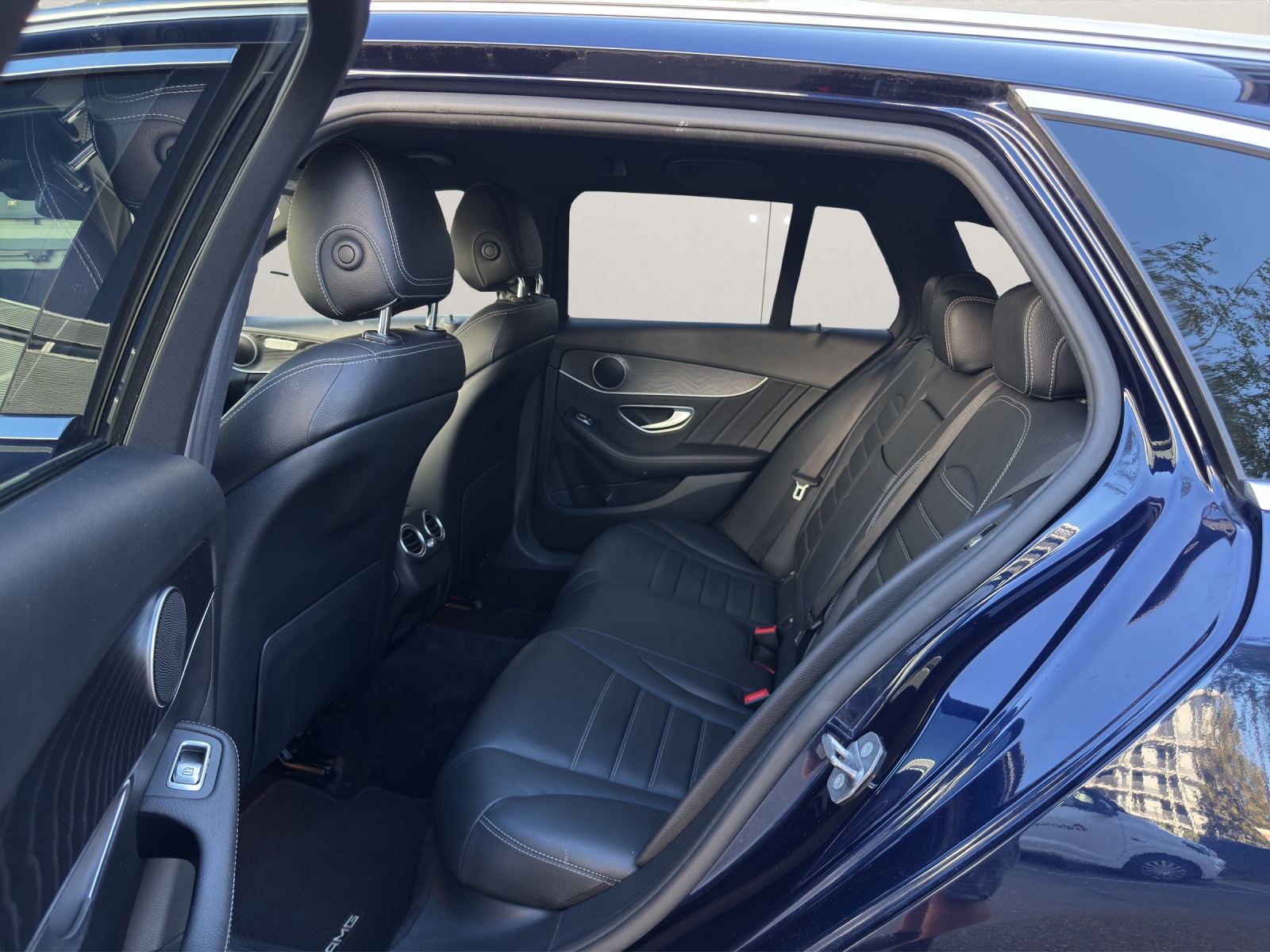 MERCEDES-BENZ C 250 d AMG Line 4Matic 9G-Tronic-image-12