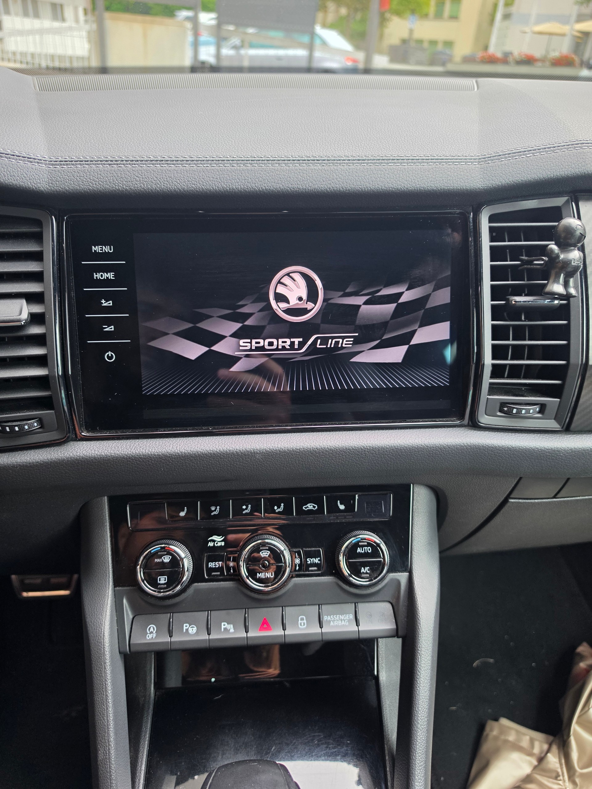 SKODA 2.0 TSI Sportline DSG-image-3