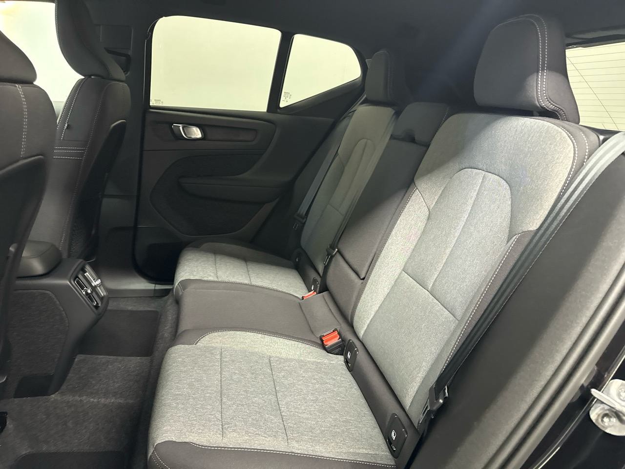 VOLVO XC40 B3 BLACK EDITION PLUS DCT-image-12