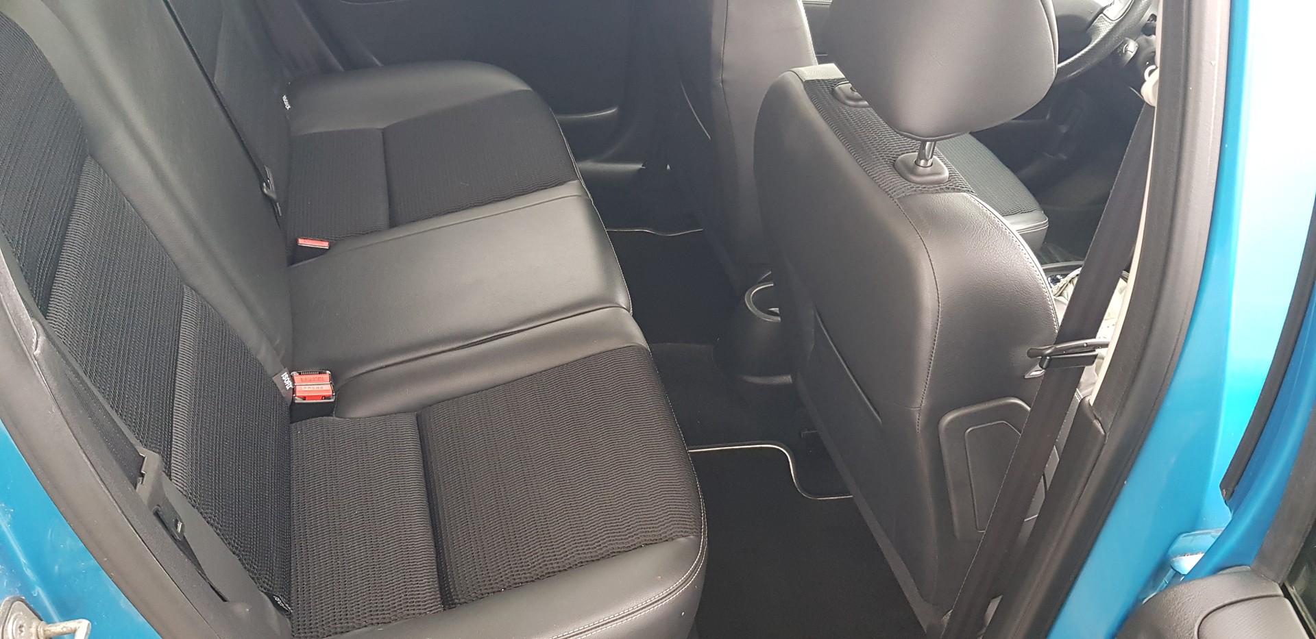 PEUGEOT 207 1.6 16V Allure Automatic-image-9
