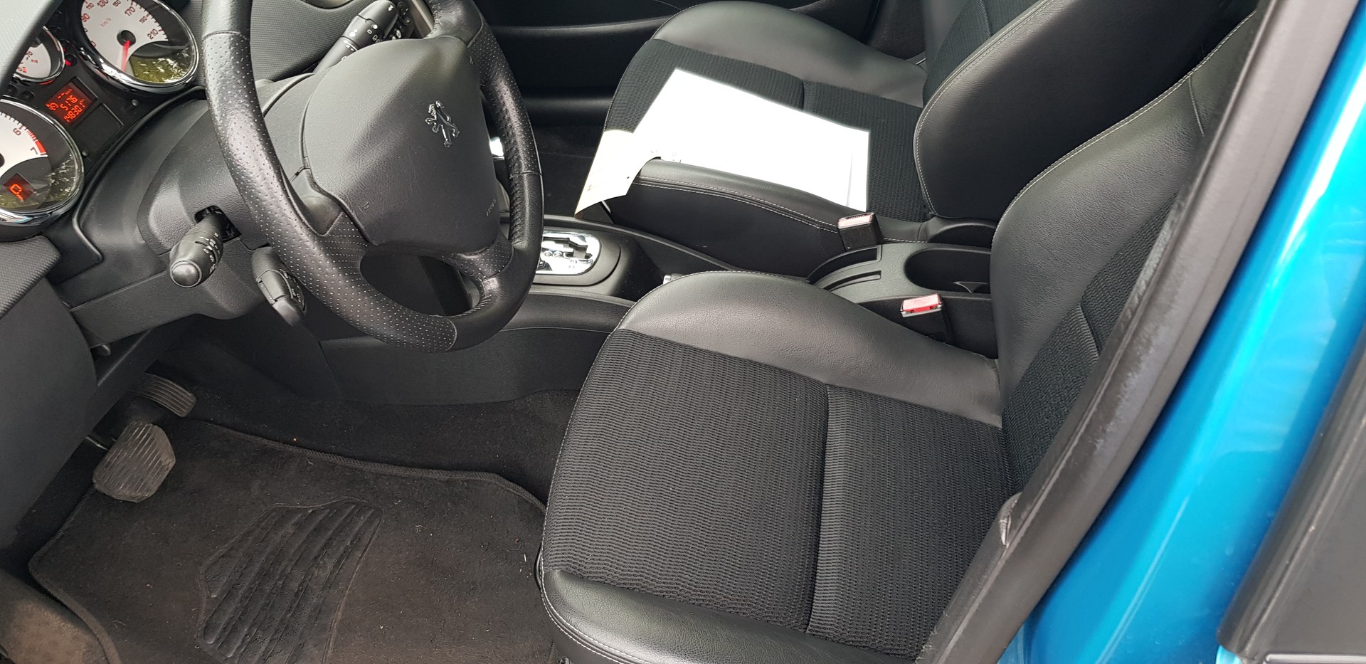 PEUGEOT 207 1.6 16V Allure Automatic-image-7