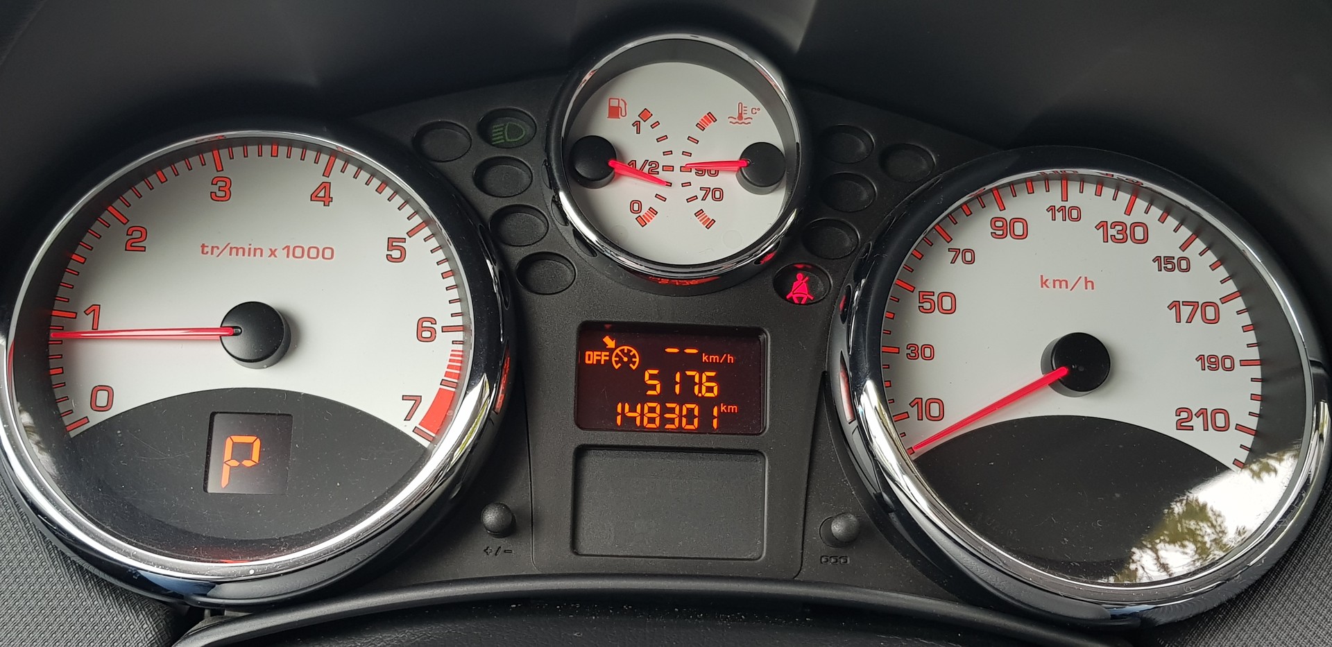 PEUGEOT 207 1.6 16V Allure Automatic-image-12