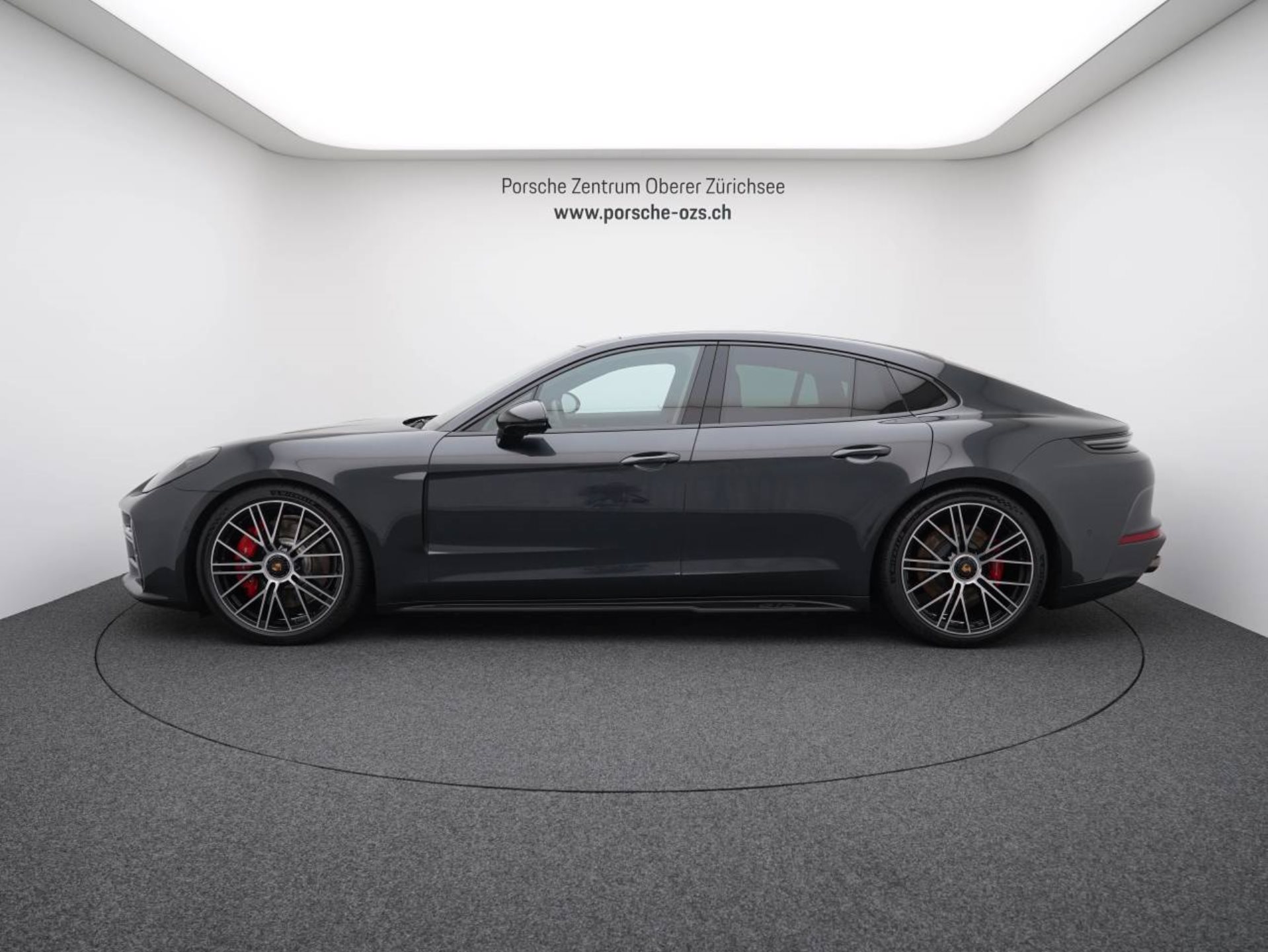 PORSCHE Panamera GTS-image-1