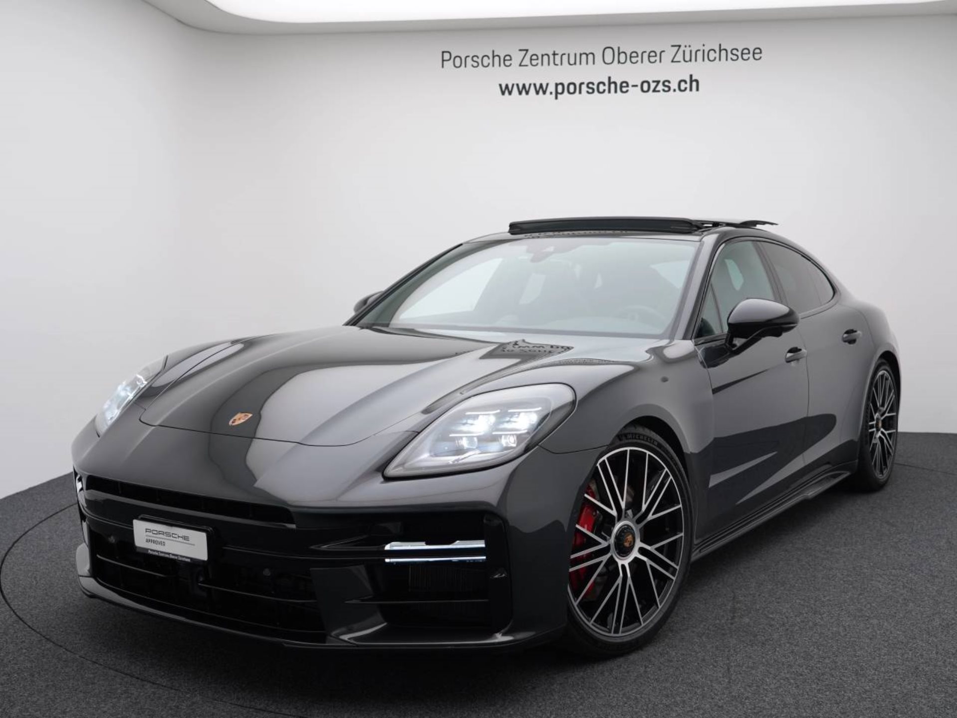 PORSCHE Panamera GTS-image-0