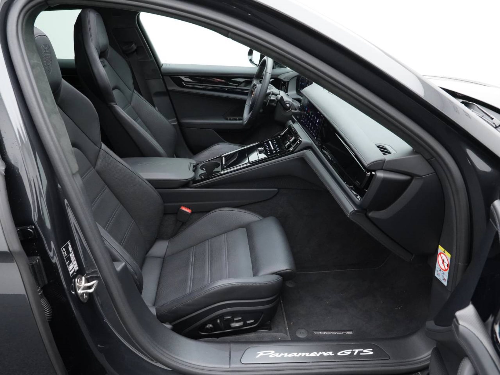PORSCHE Panamera GTS-image-25