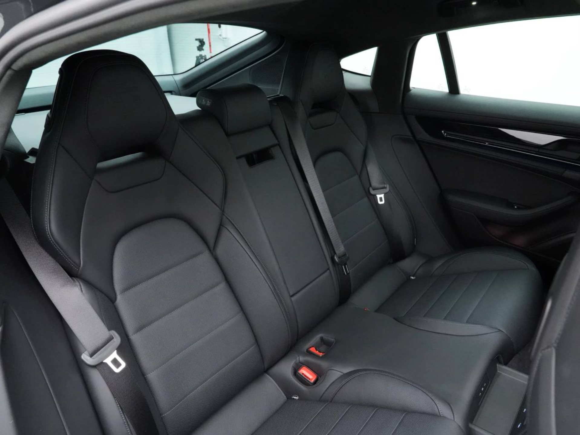 PORSCHE Panamera GTS-image-30