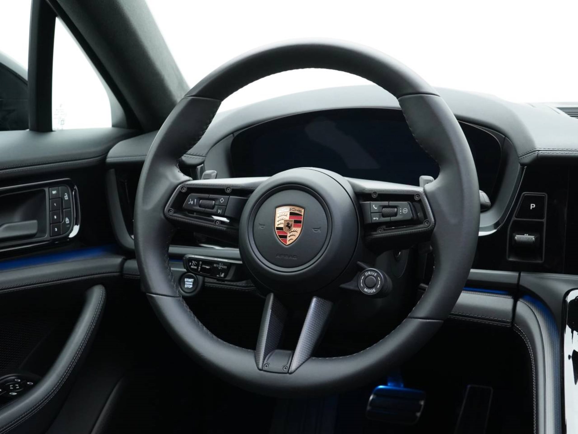 PORSCHE Panamera GTS-image-15