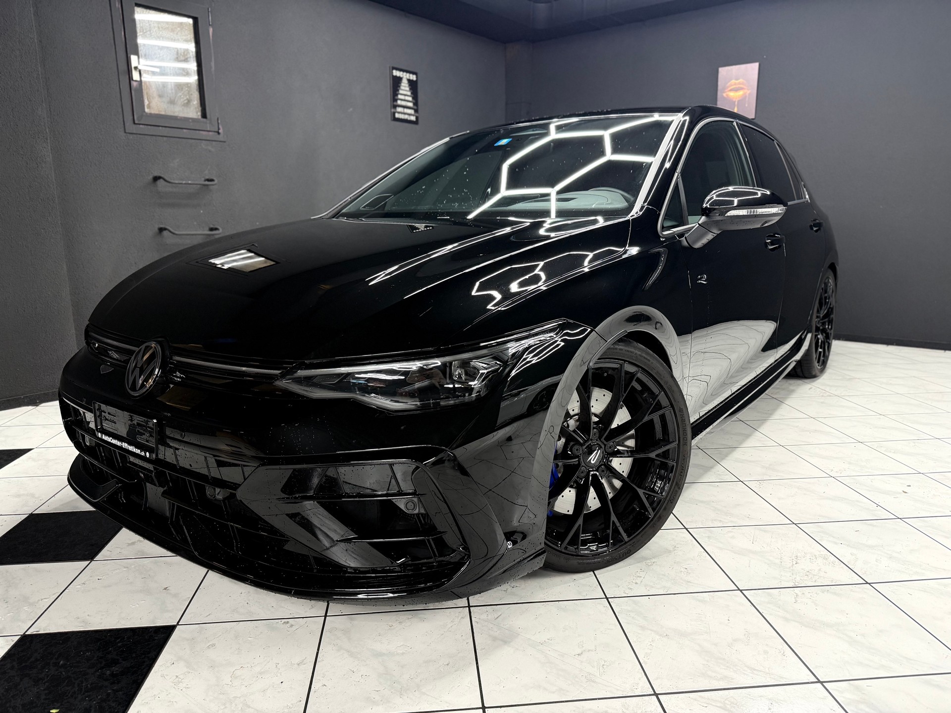 VW Golf 2.0 TSI R DSG 4 Motion-image-1