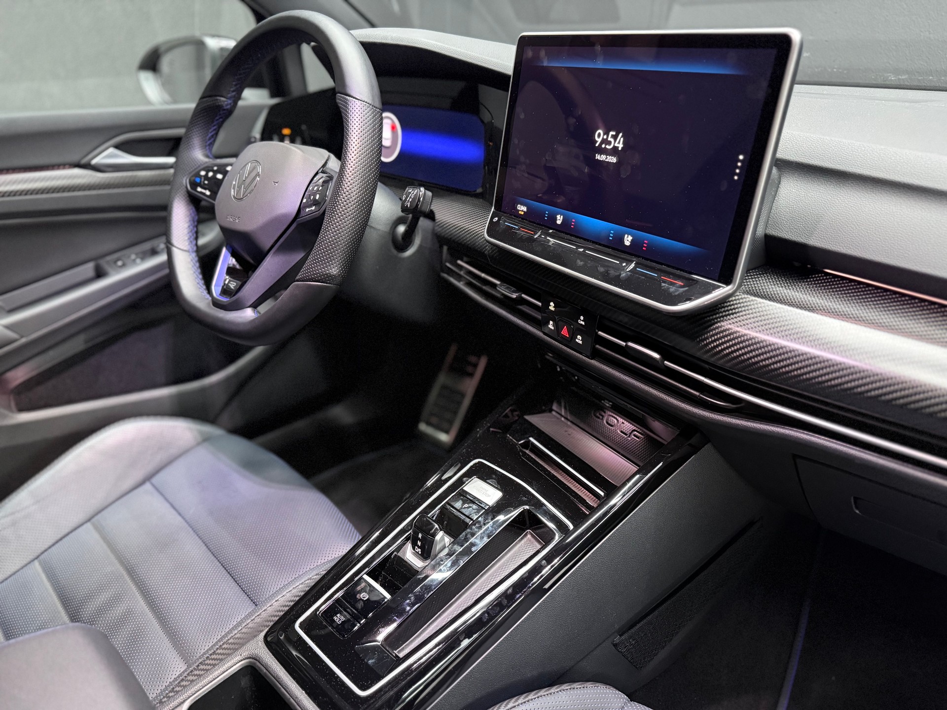 VW Golf 2.0 TSI R DSG 4 Motion-image-11