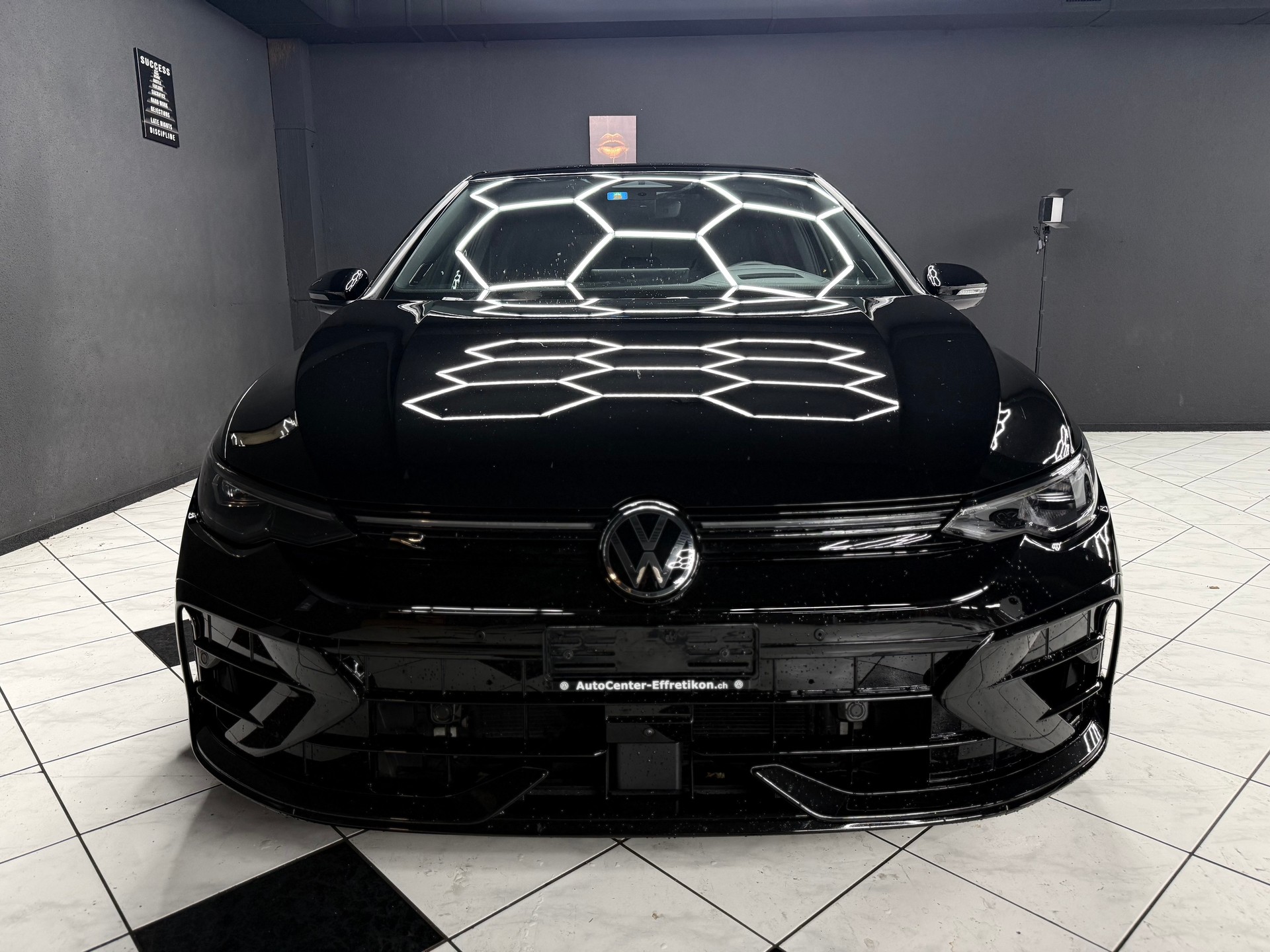 VW Golf 2.0 TSI R DSG 4 Motion-image-2