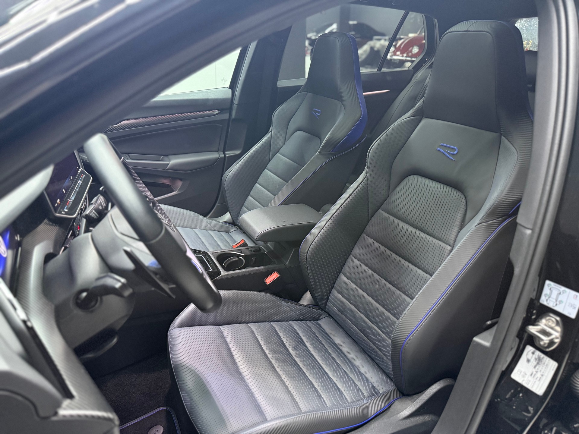 VW Golf 2.0 TSI R DSG 4 Motion-image-15