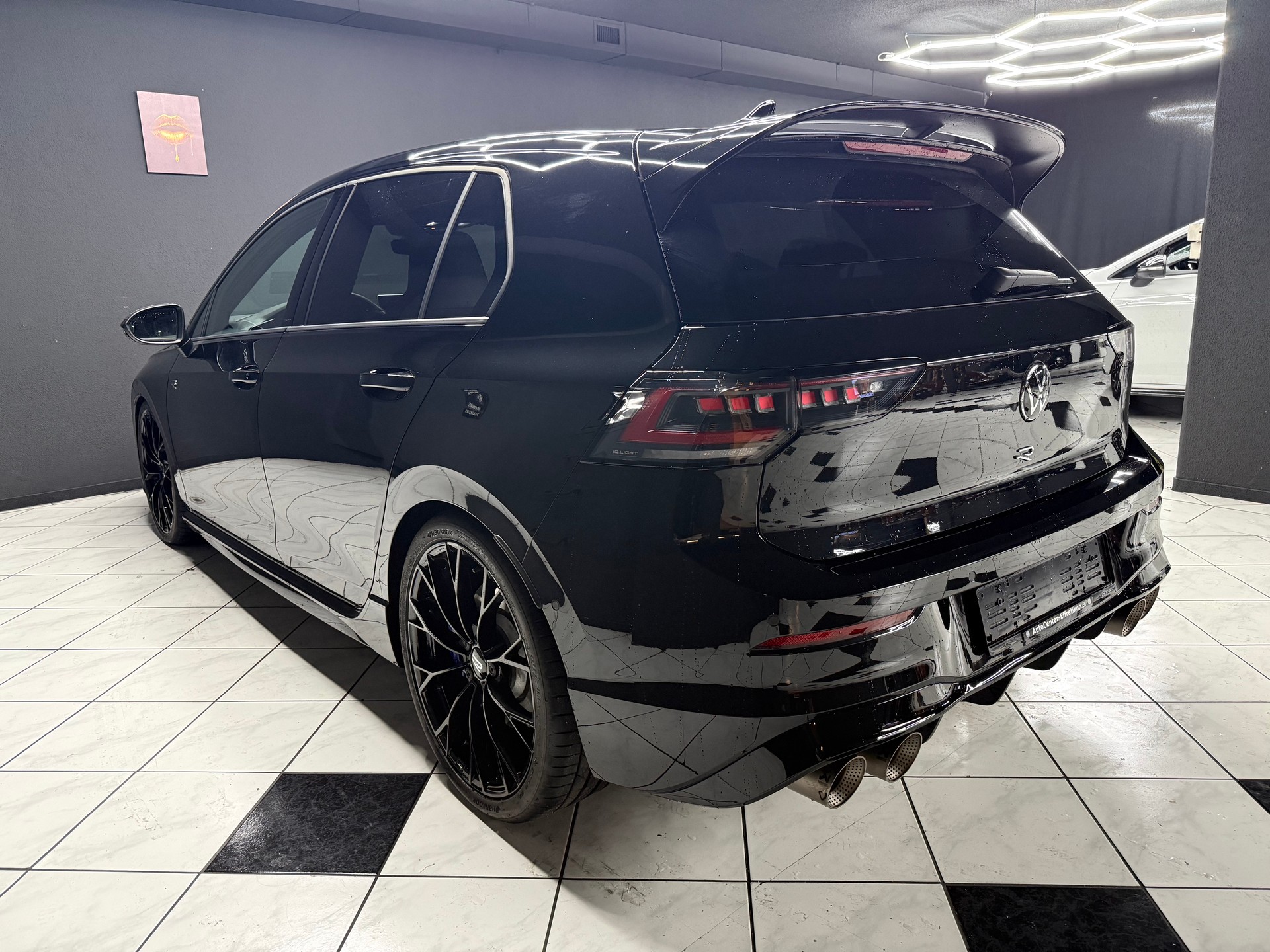 VW Golf 2.0 TSI R DSG 4 Motion-image-5