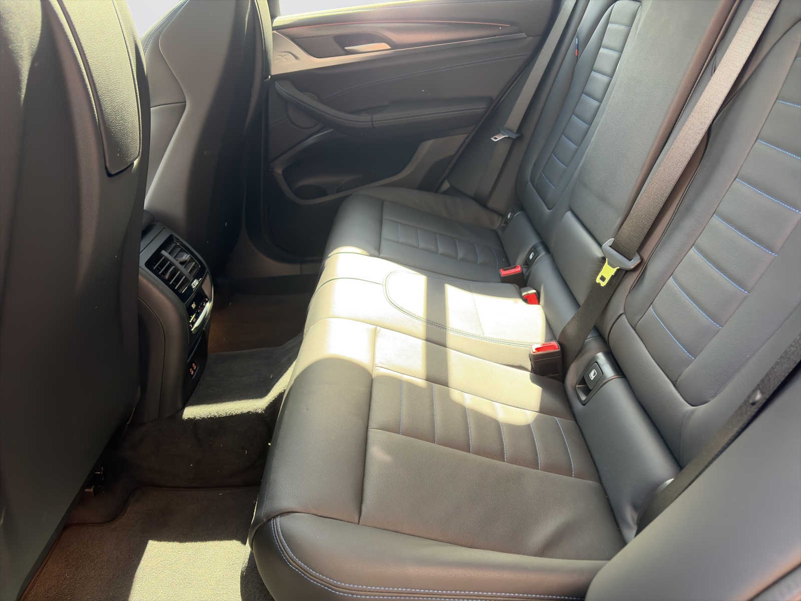 BMW X4 xDrive 48V M40d Steptronic-image-18
