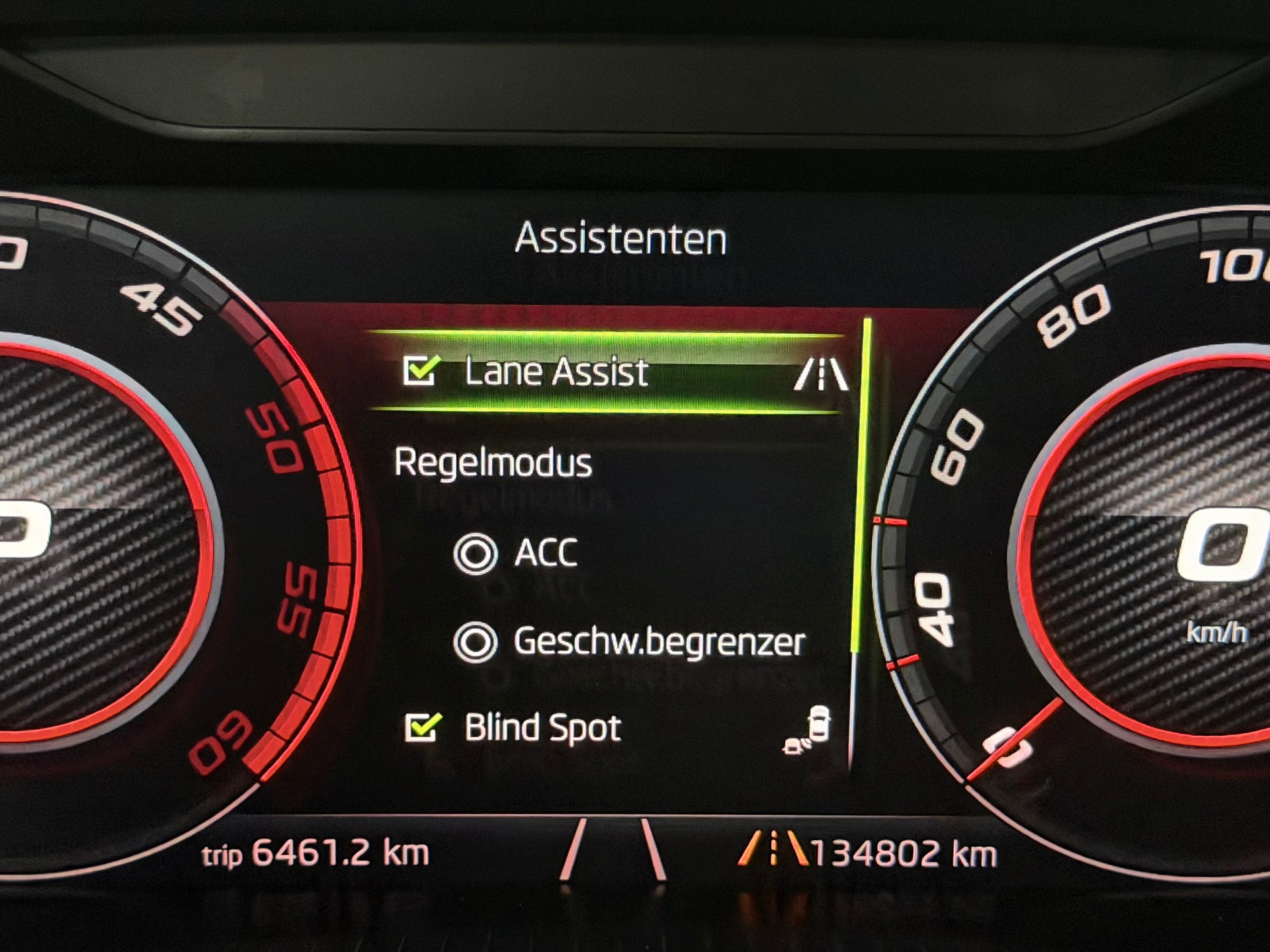 SKODA Kodiaq 2.0 Bi-TDI SCR RS 4x4 DSG-image-17