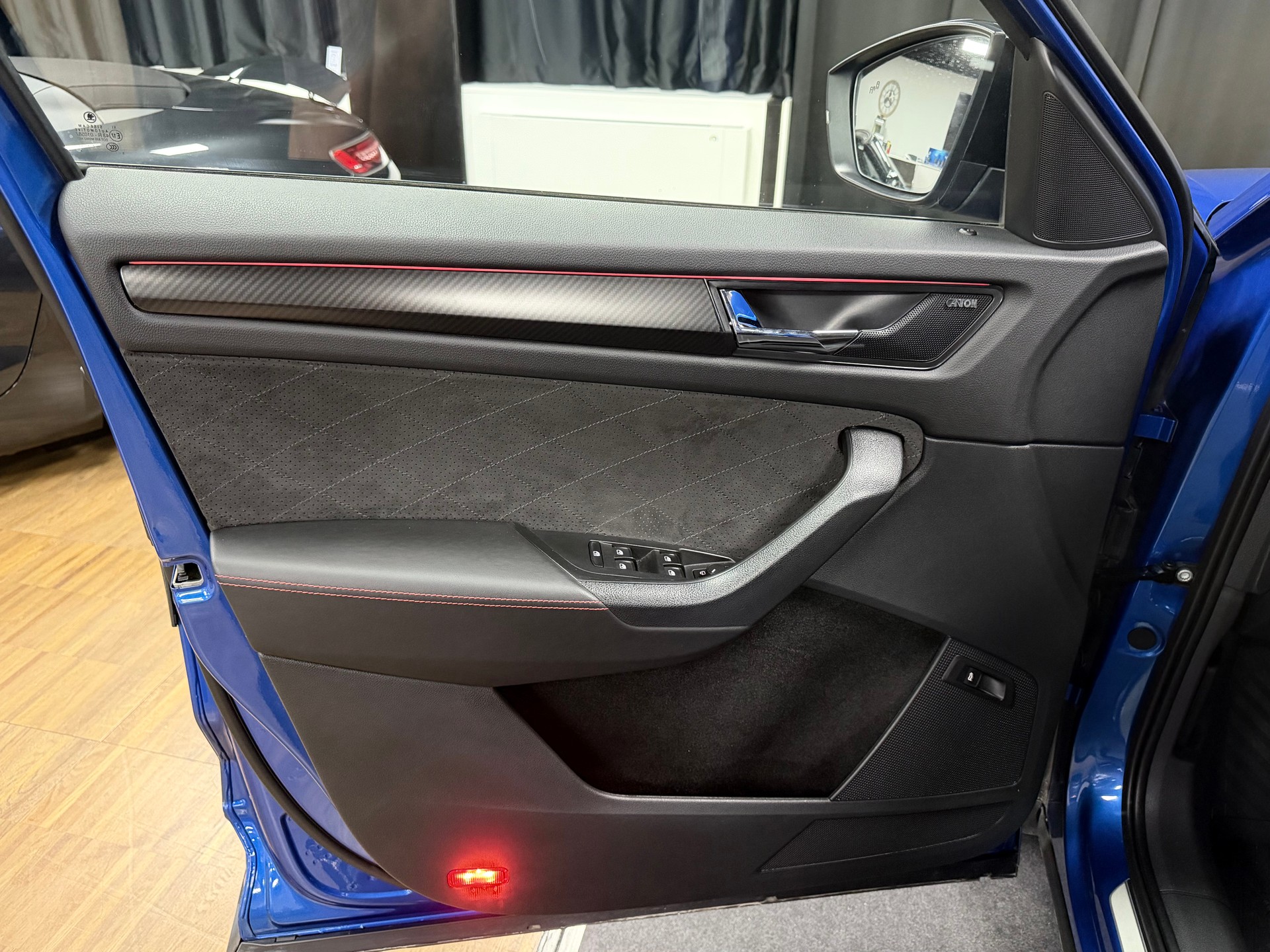 SKODA Kodiaq 2.0 Bi-TDI SCR RS 4x4 DSG-image-12