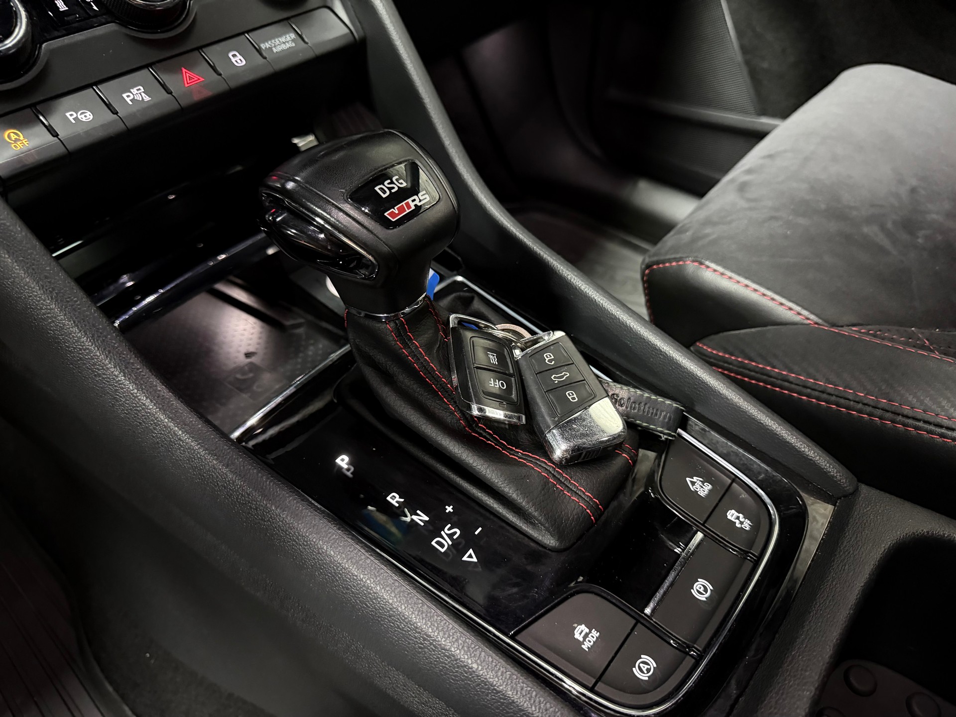 SKODA Kodiaq 2.0 Bi-TDI SCR RS 4x4 DSG-image-19