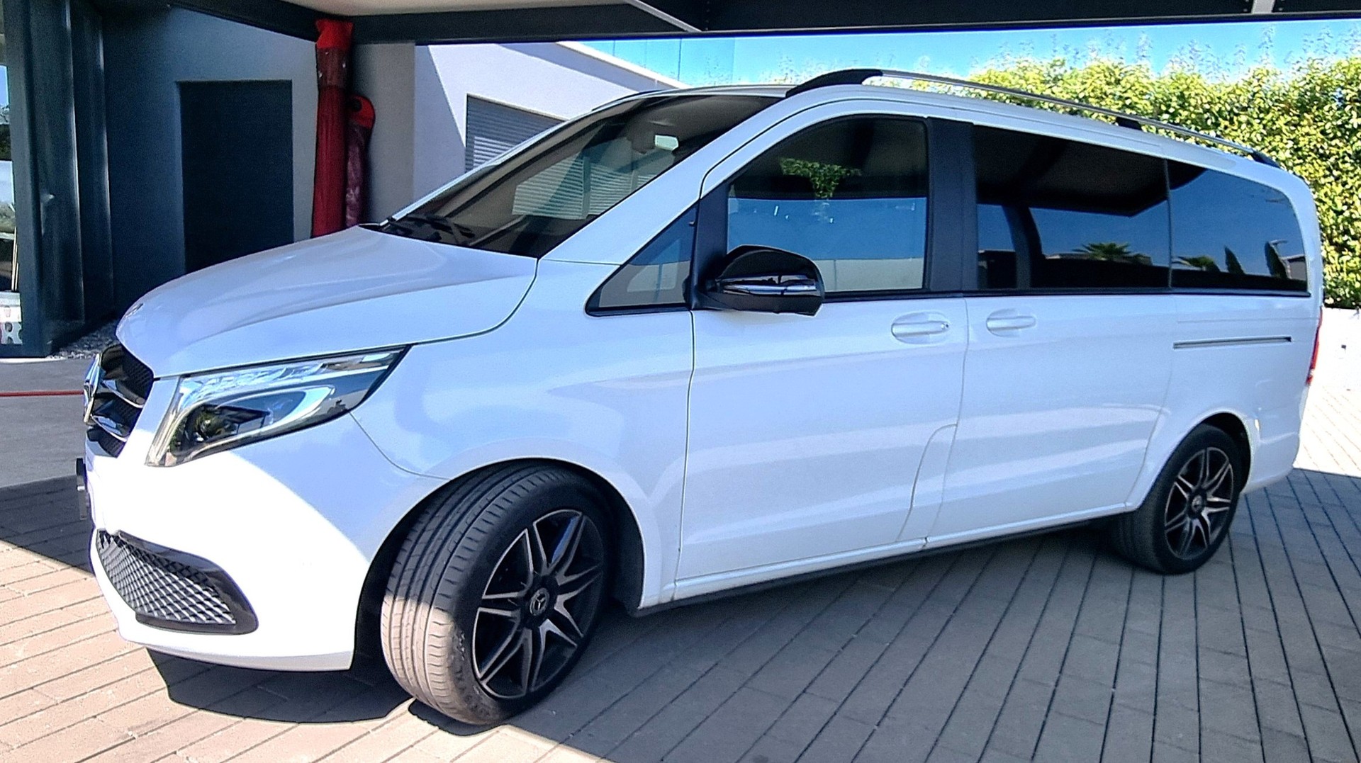 MERCEDES-BENZ V 300 d Swiss Ed. lang-image-0