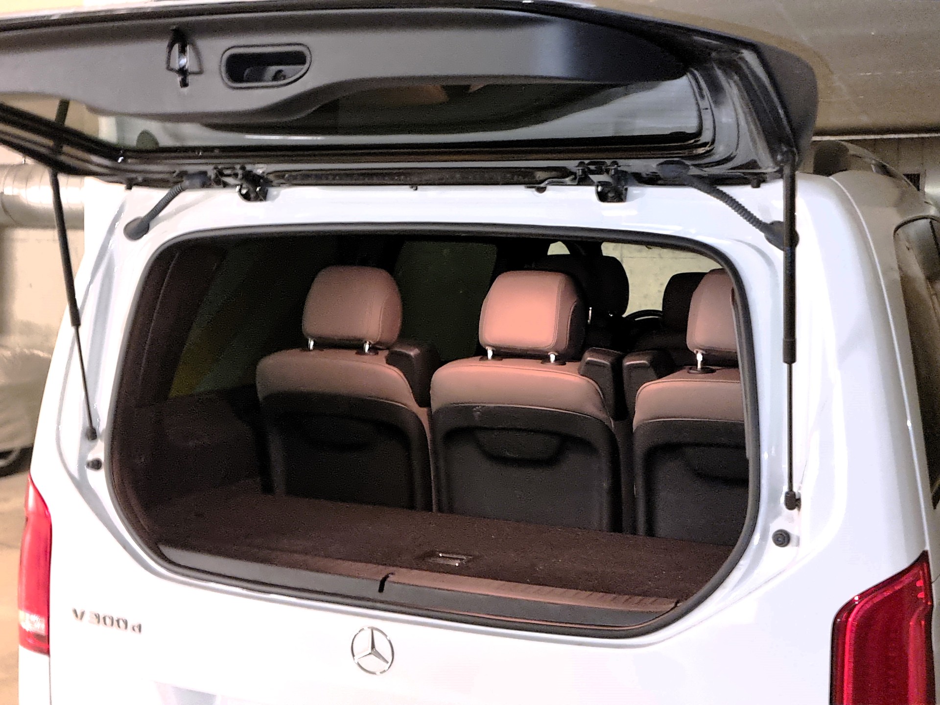 MERCEDES-BENZ V 300 d Swiss Ed. lang-image-5
