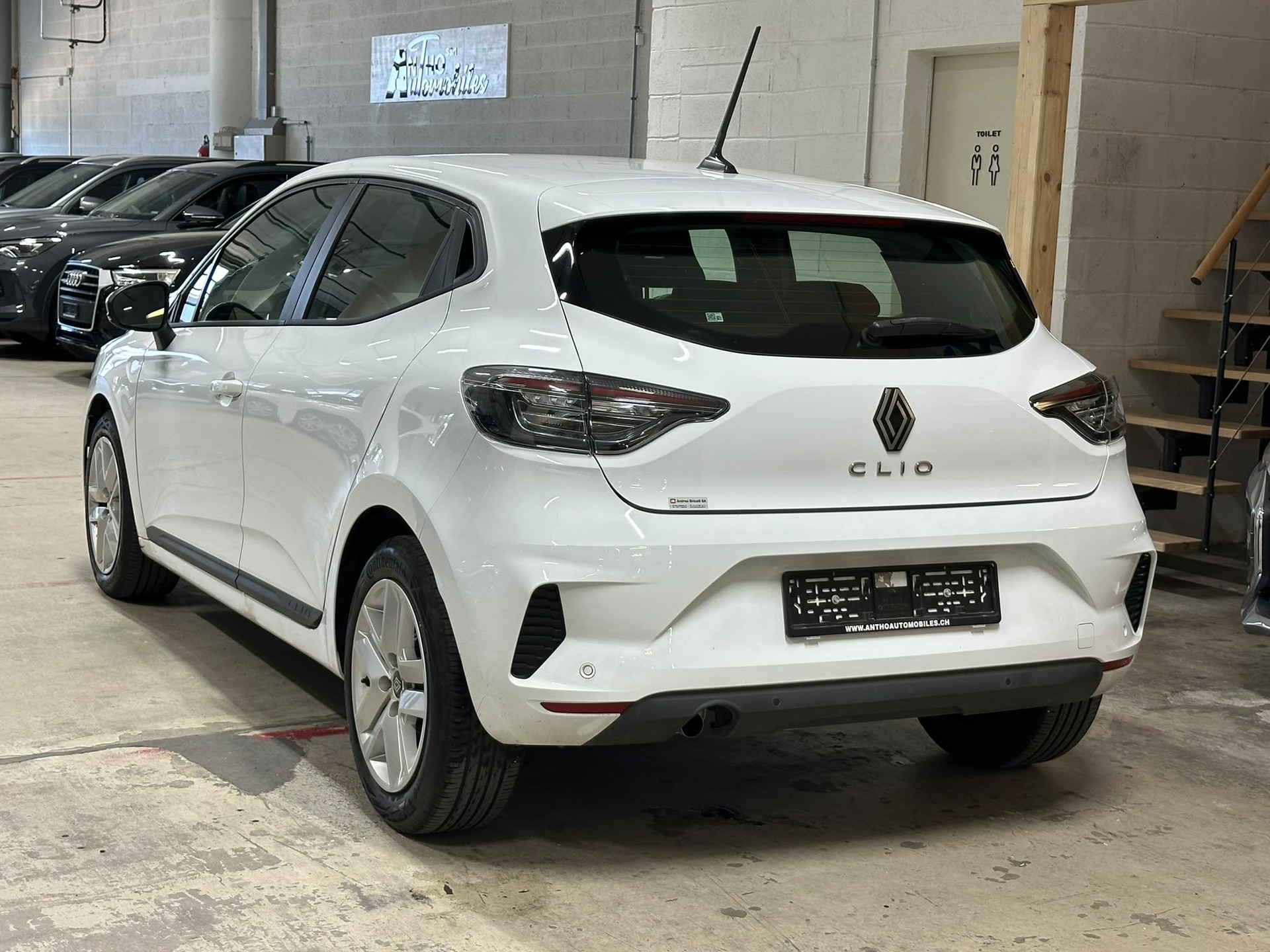 RENAULT Clio 1.0 Techno-image-4