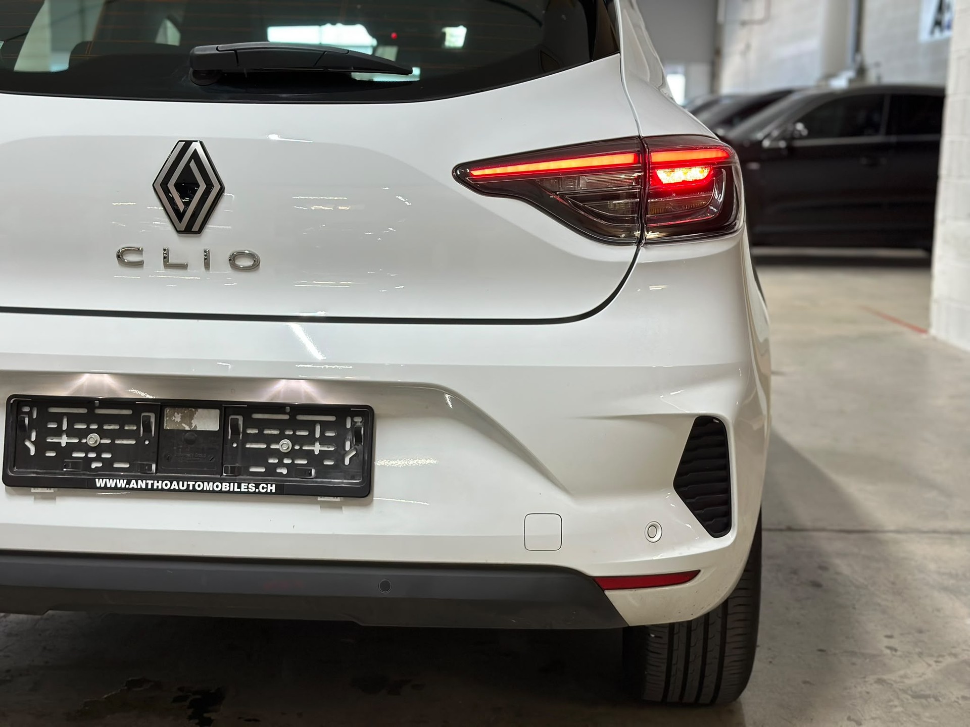 RENAULT Clio 1.0 Techno-image-6
