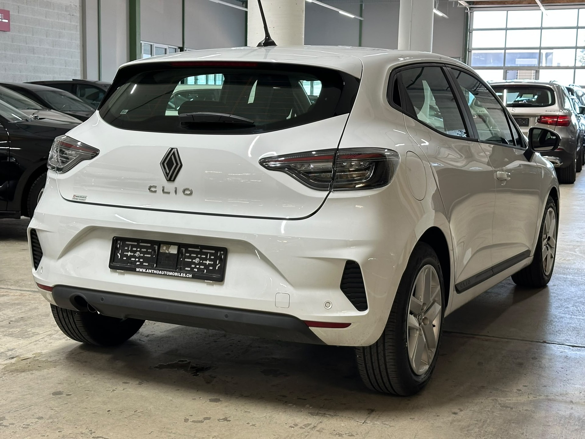 RENAULT Clio 1.0 Techno-image-3